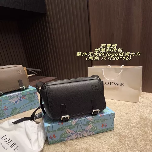 로에베 밀리터리 카프스킨 우편배달 크로스 메신저백