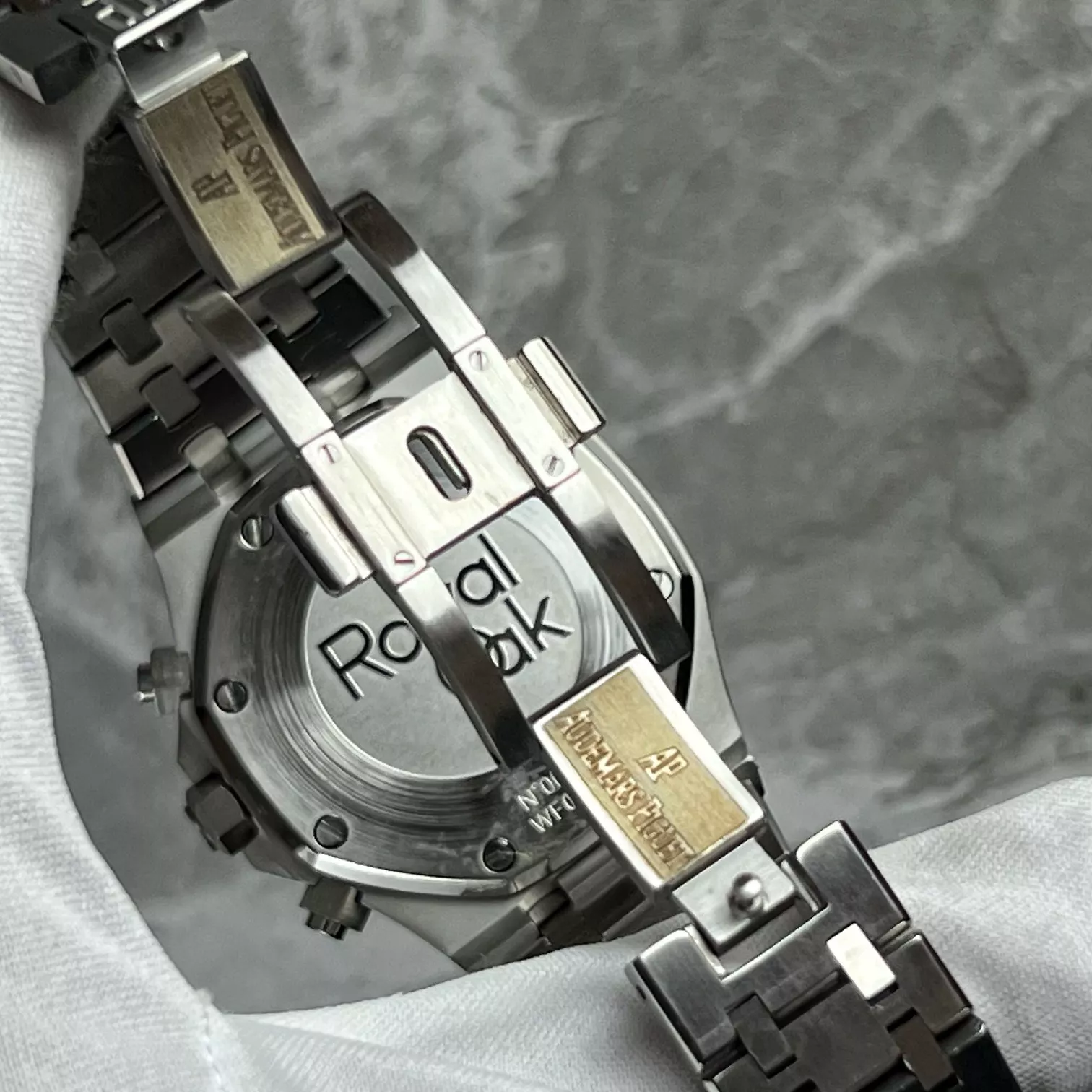 오데마피게 로열오크 41mm 스테인리스 오토매틱 크로노그래프 워치 상세 이미지 9