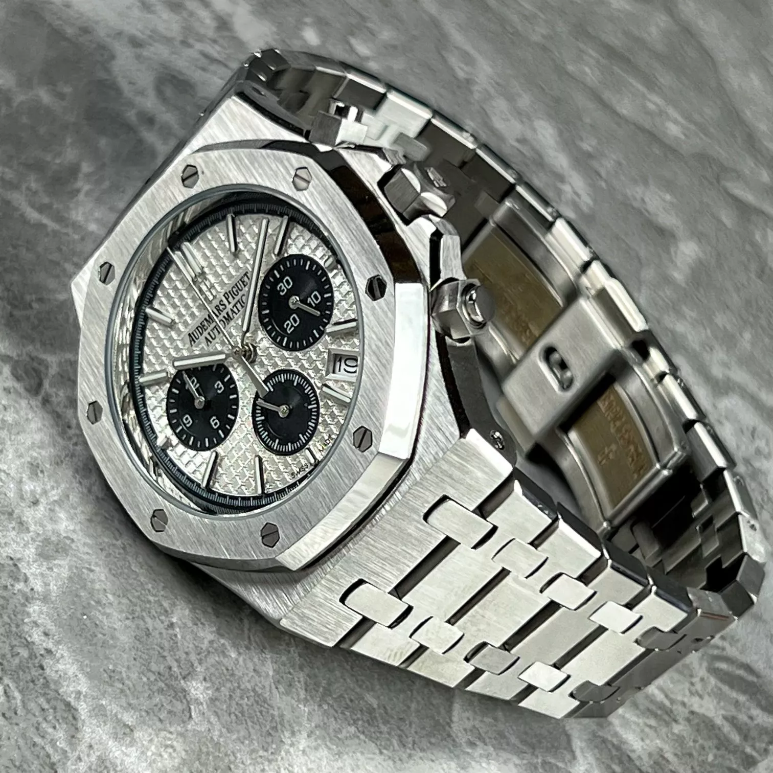 오데마피게 로열오크 41mm 스테인리스 오토매틱 크로노그래프 워치 상세 이미지 3