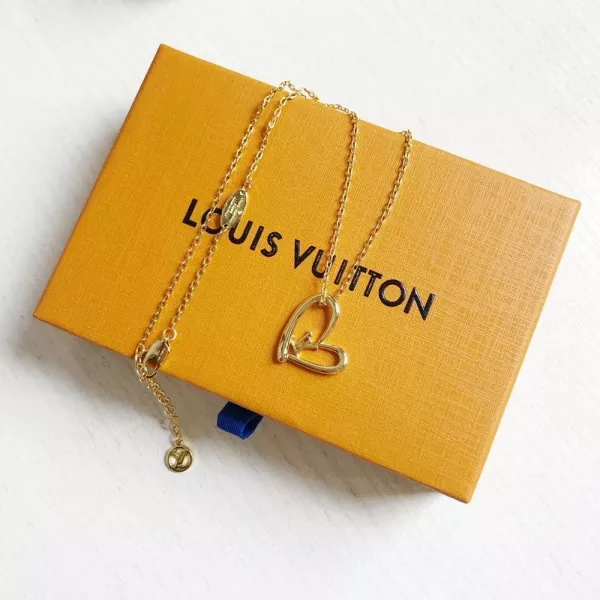 루이비통 하트 펜던트 LV 레터 조절형 목걸이