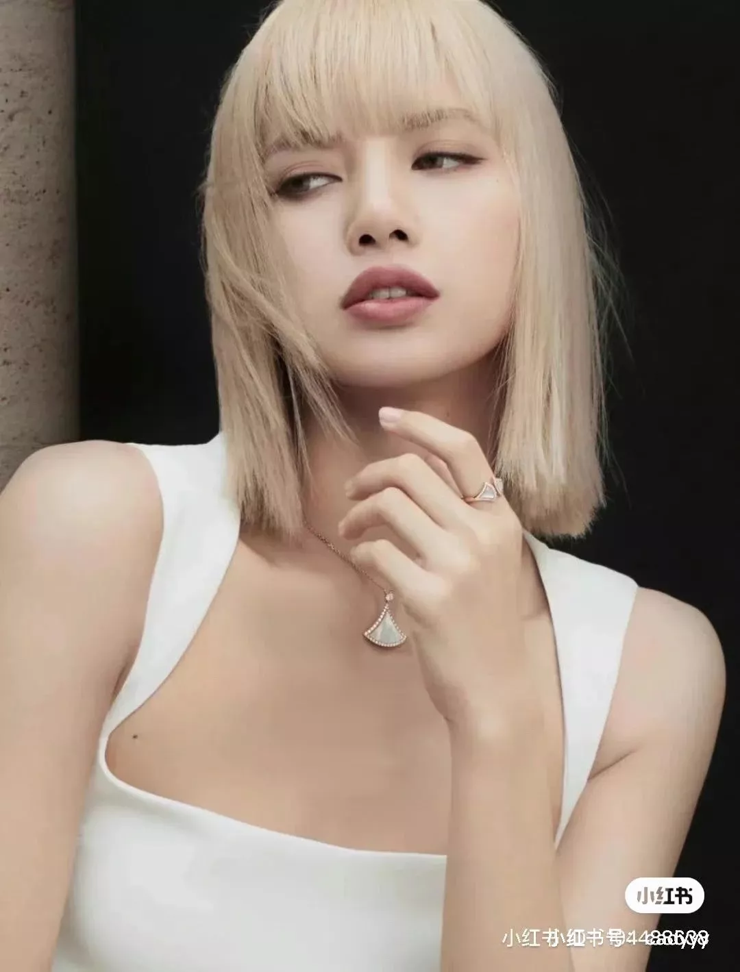 불가리 디바스 드림 화이트 마더오브펄 팬 모티프 목걸이 상세 이미지 7