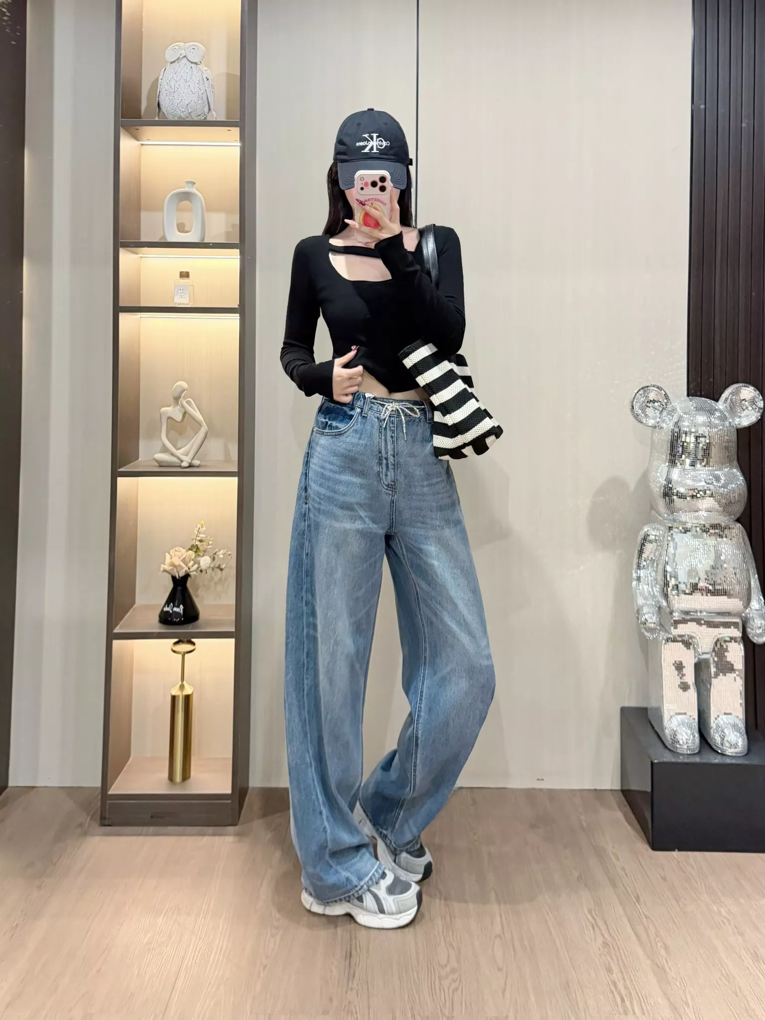 알렉산더왕 스톤 장식 드로스트링 배럴핏 데님 팬츠 상세 이미지 37