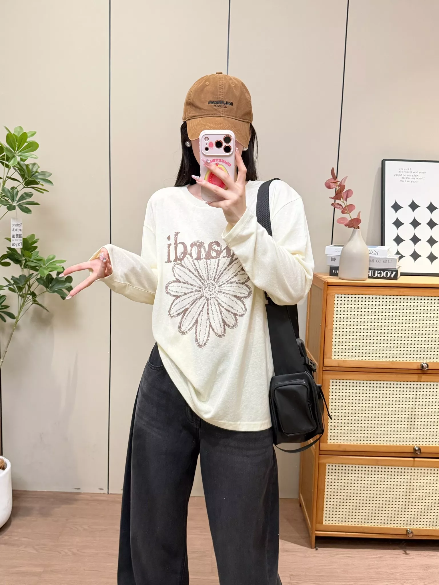 마르디 플라워 레터링 프린트 루즈핏 자외선 차단 긴소매 티셔츠 상세 이미지 70