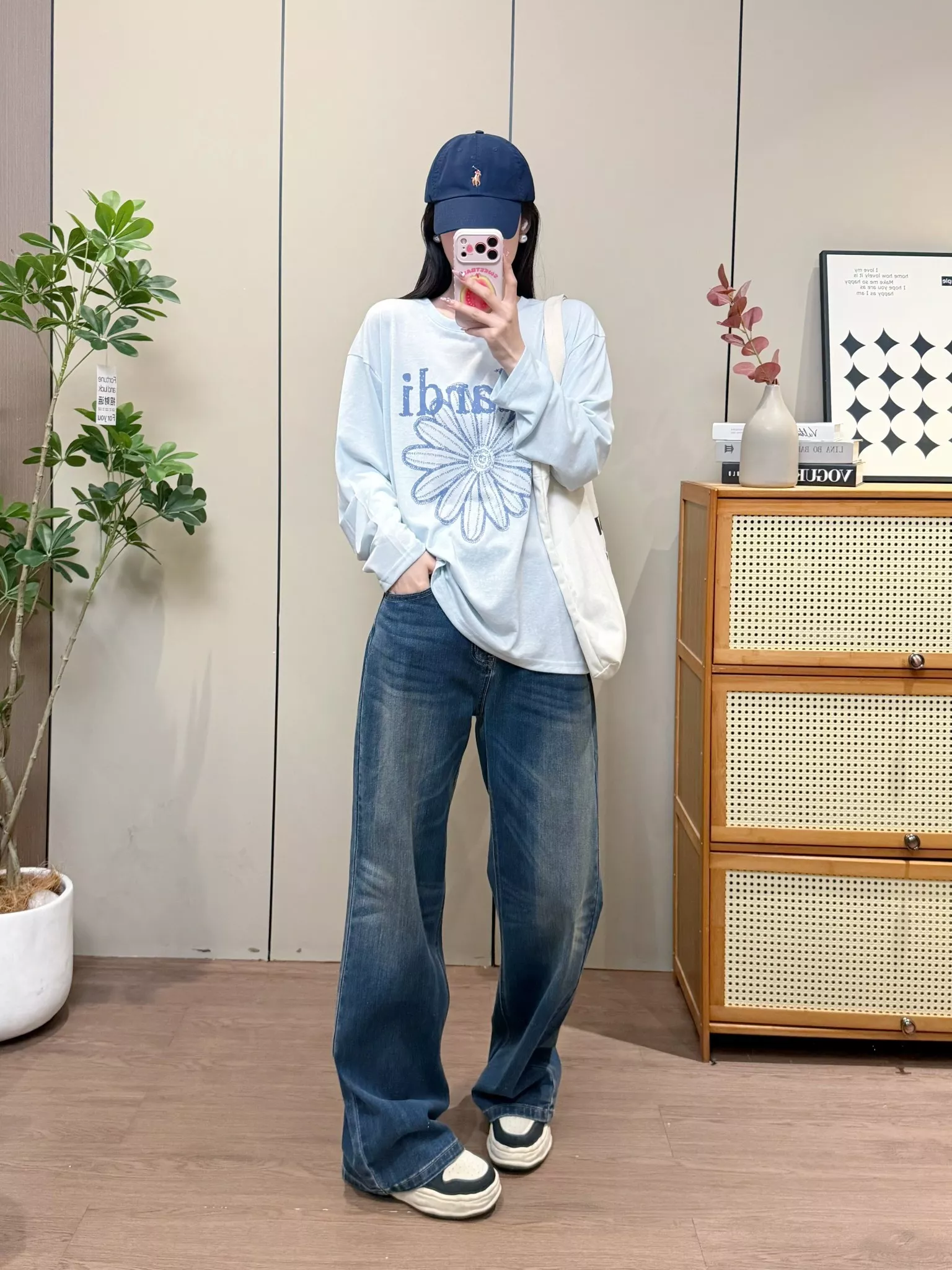 마르디 플라워 레터링 프린트 루즈핏 자외선 차단 긴소매 티셔츠 상세 이미지 56