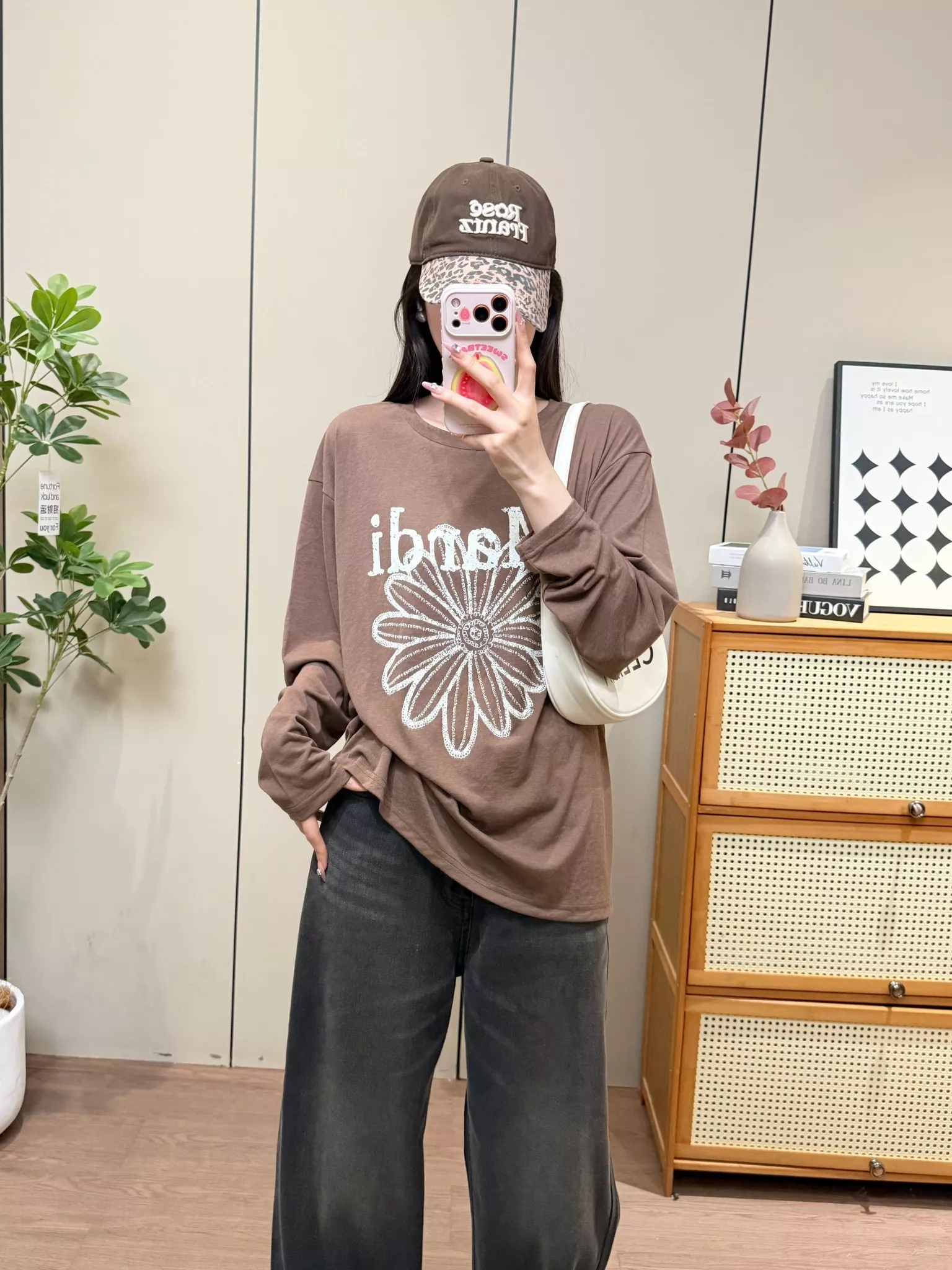마르디 플라워 레터링 프린트 루즈핏 자외선 차단 긴소매 티셔츠 상세 이미지 33