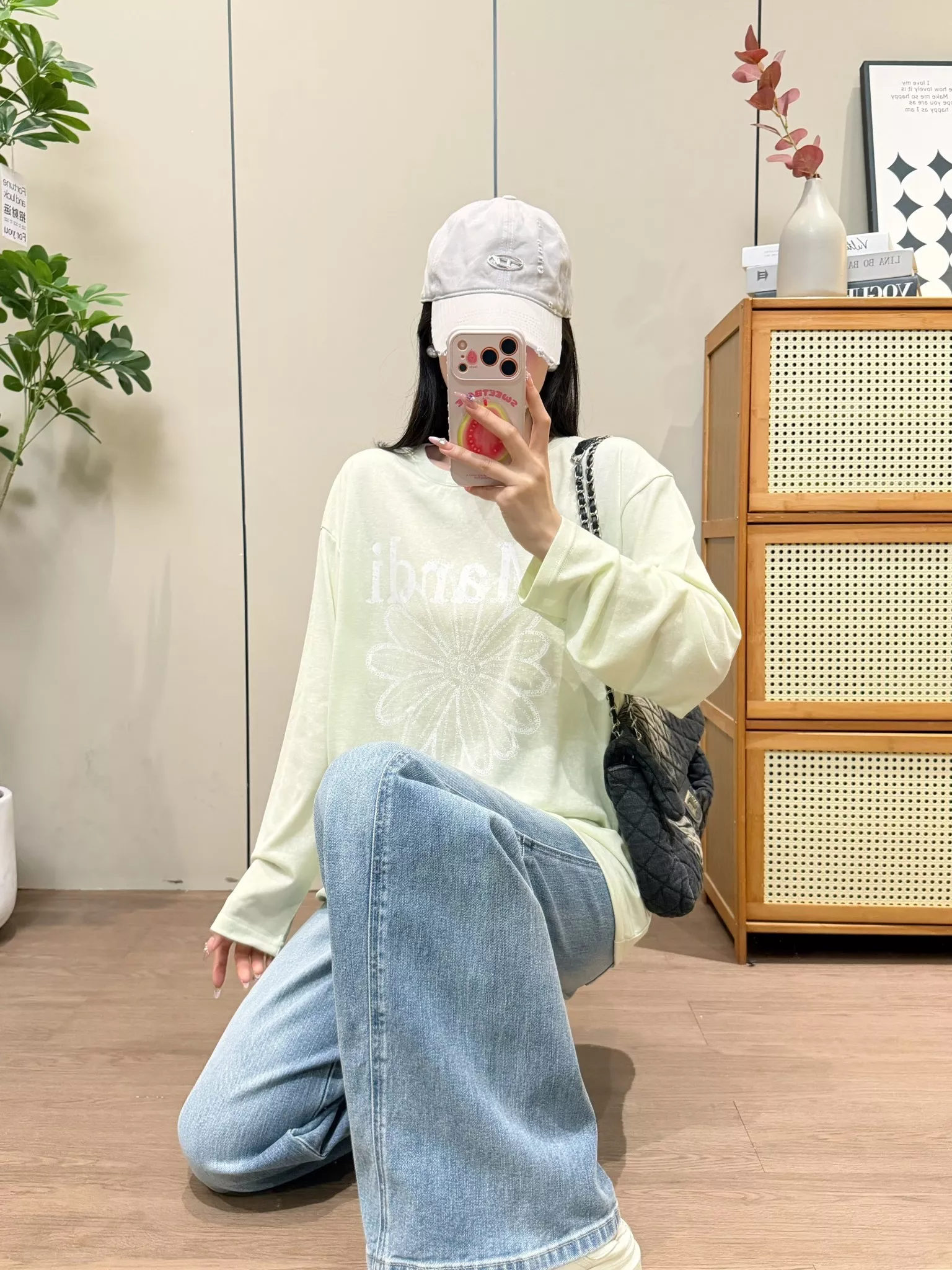 마르디 플라워 레터링 프린트 루즈핏 자외선 차단 긴소매 티셔츠 상세 이미지 64