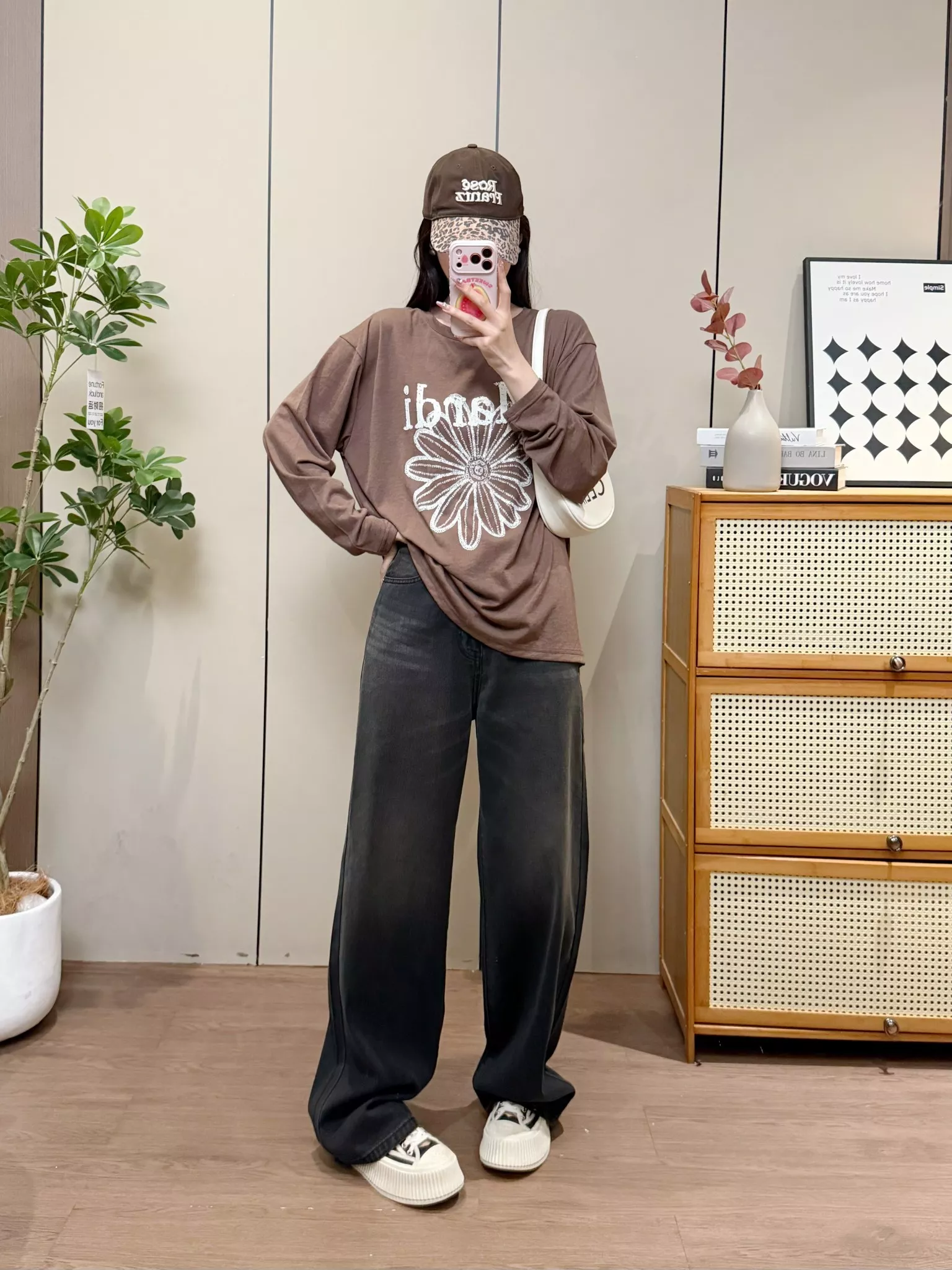 마르디 플라워 레터링 프린트 루즈핏 자외선 차단 긴소매 티셔츠 상세 이미지 40