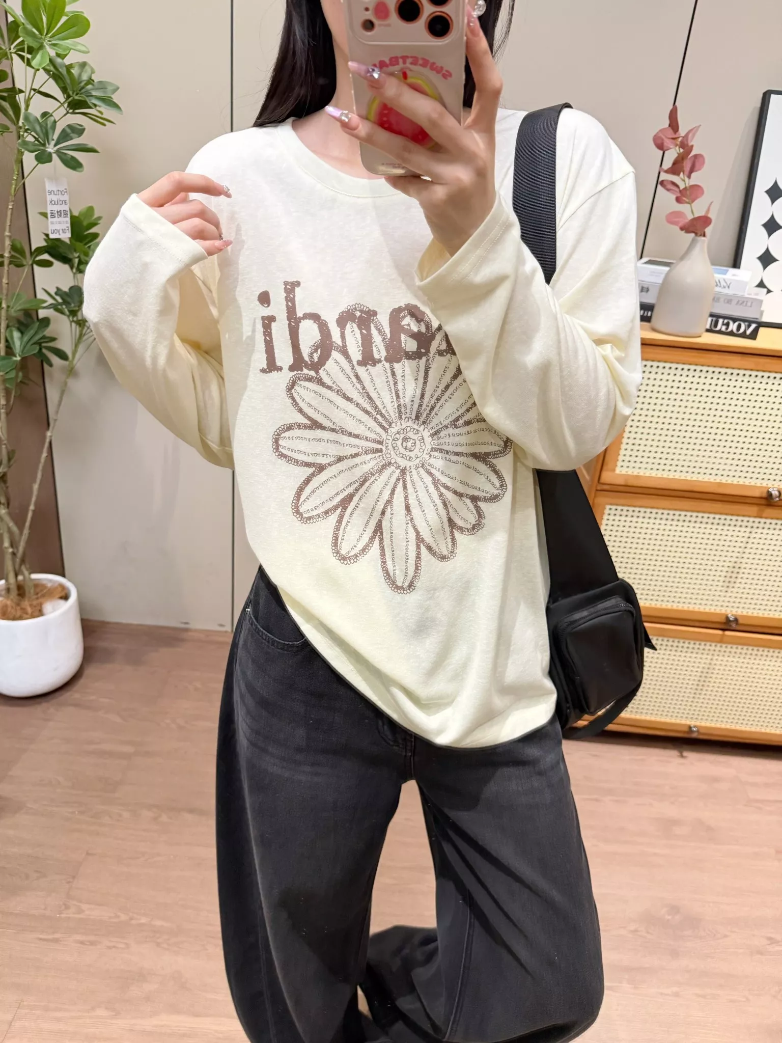 마르디 플라워 레터링 프린트 루즈핏 자외선 차단 긴소매 티셔츠 상세 이미지 74