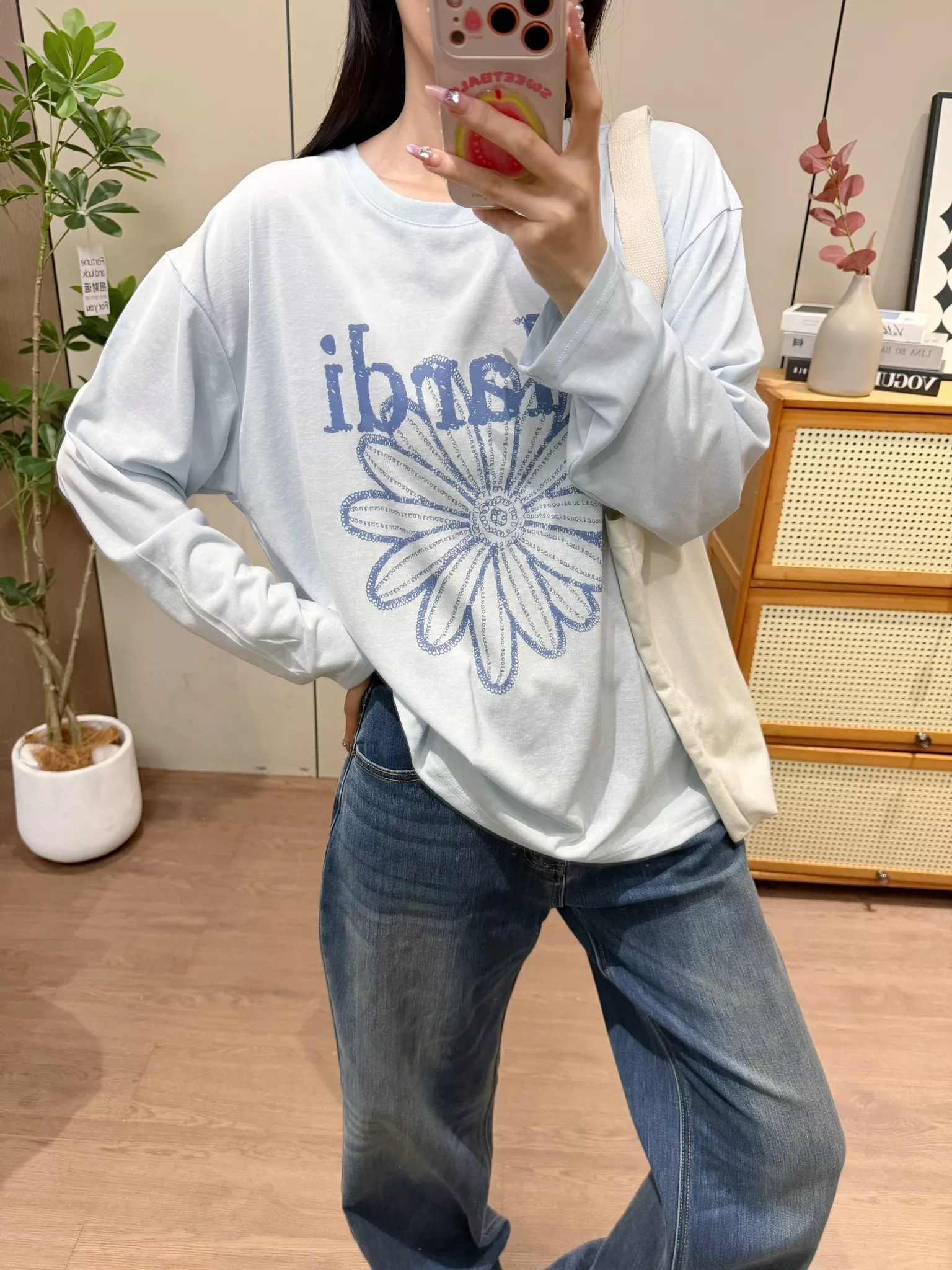 마르디 플라워 레터링 프린트 루즈핏 자외선 차단 긴소매 티셔츠 상세 이미지 57