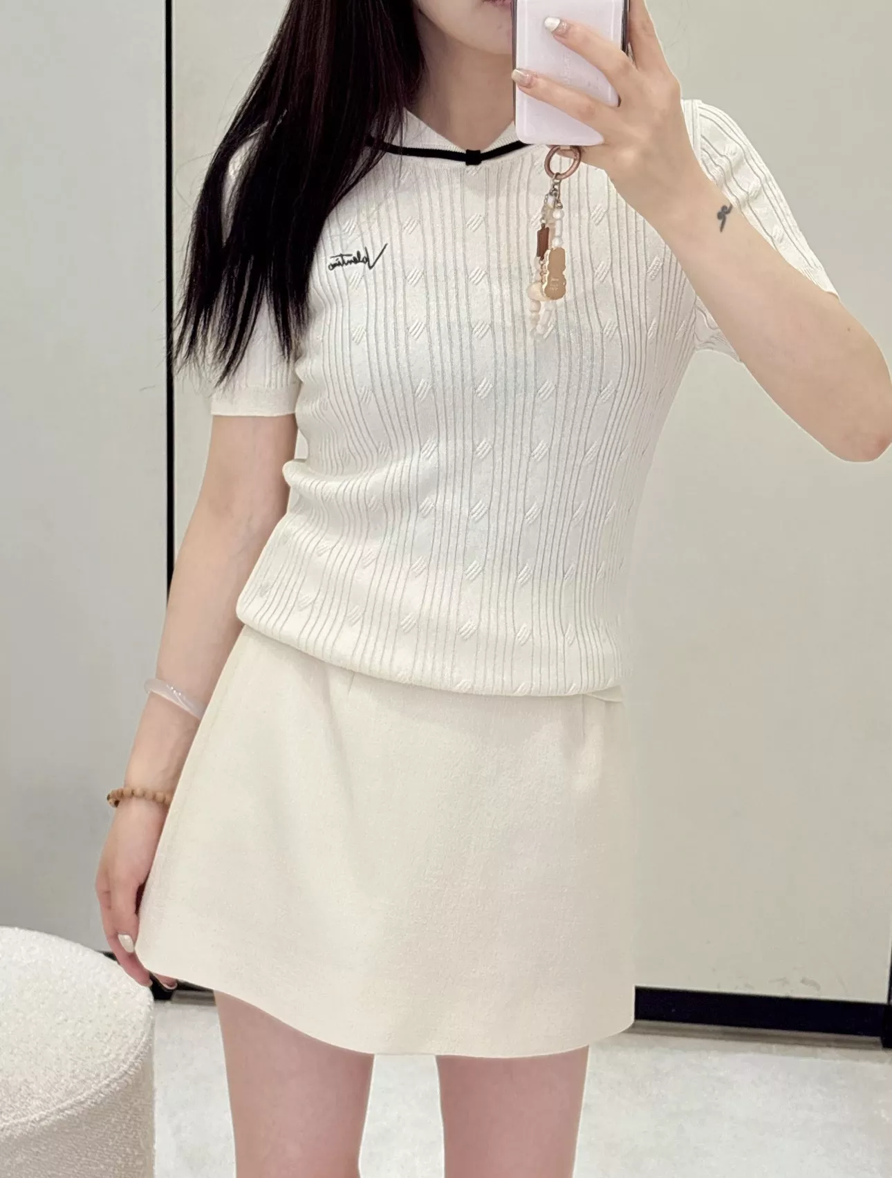 발렌티노 배색 인타르시아 케이블 세일러 칼라 반팔 니트 상세 이미지 24