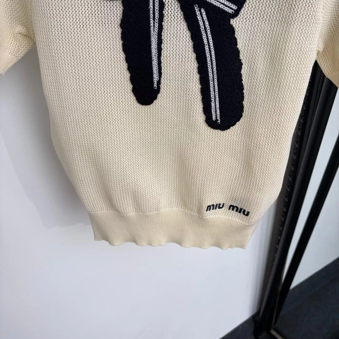 미우미우 로고 자수 리본 세일러 칼라 반소매 니트 상세 이미지 3
