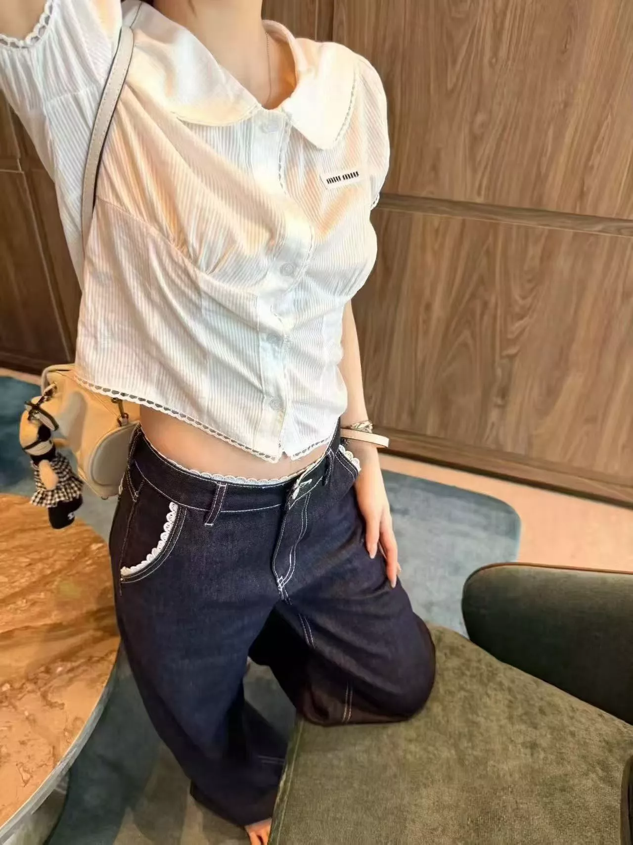 샤넬 화이트 레이스 장식 하이웨이스트 와이드 데님 팬츠 상세 이미지 15