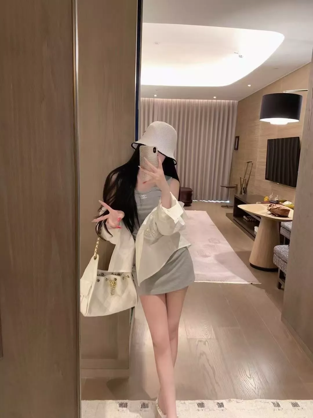 샤넬 더블C 자수 레이스 패치 긴소매 셔츠 상세 이미지 21