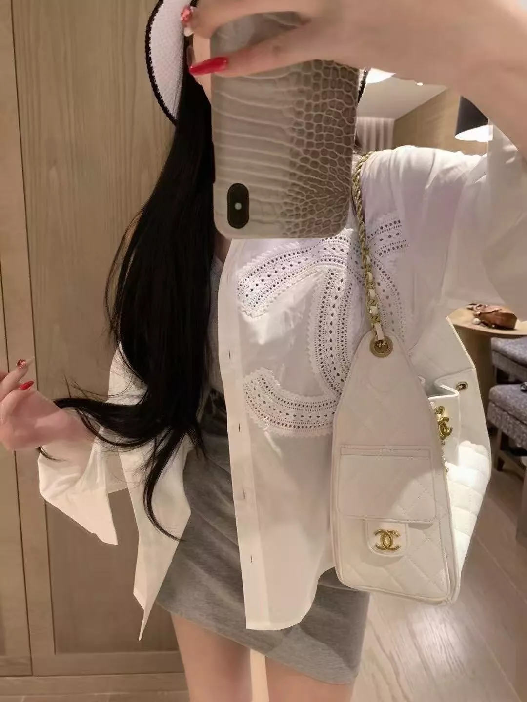 샤넬 더블C 자수 레이스 패치 긴소매 셔츠 상세 이미지 19