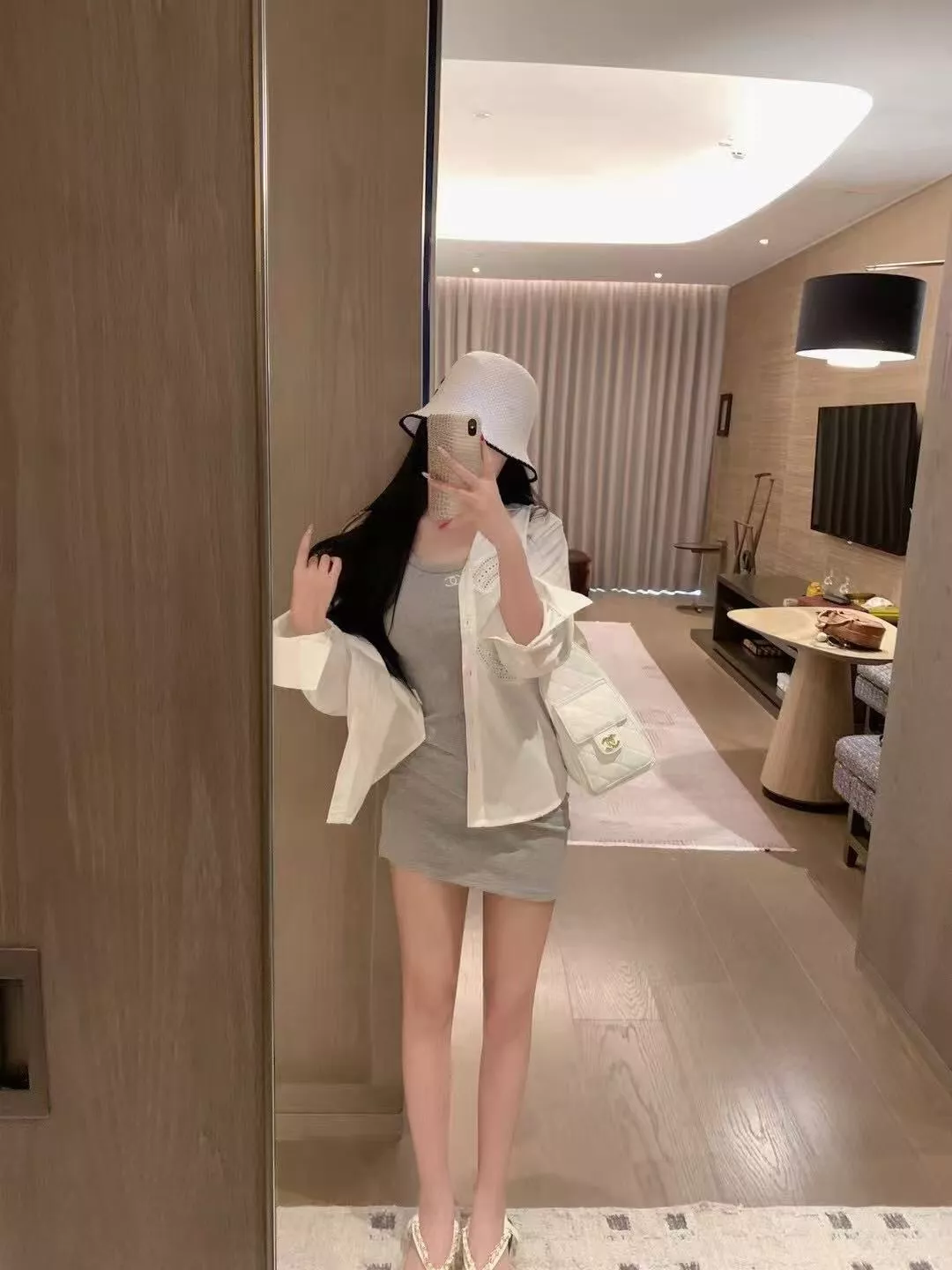 샤넬 더블C 자수 레이스 패치 긴소매 셔츠 상세 이미지 23