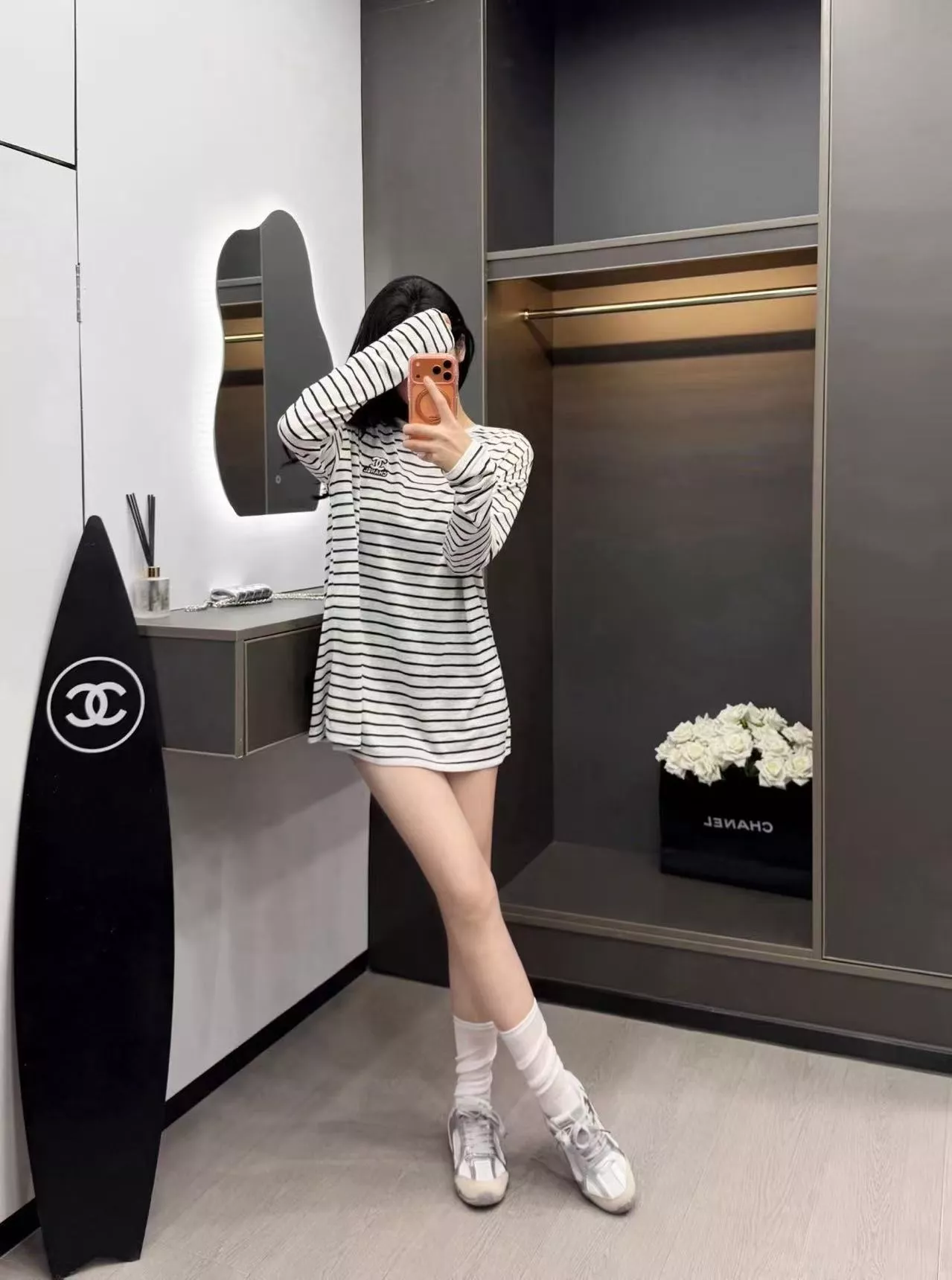 샤넬 로고 자수 스트라이프 긴소매 티셔츠 상세 이미지 14