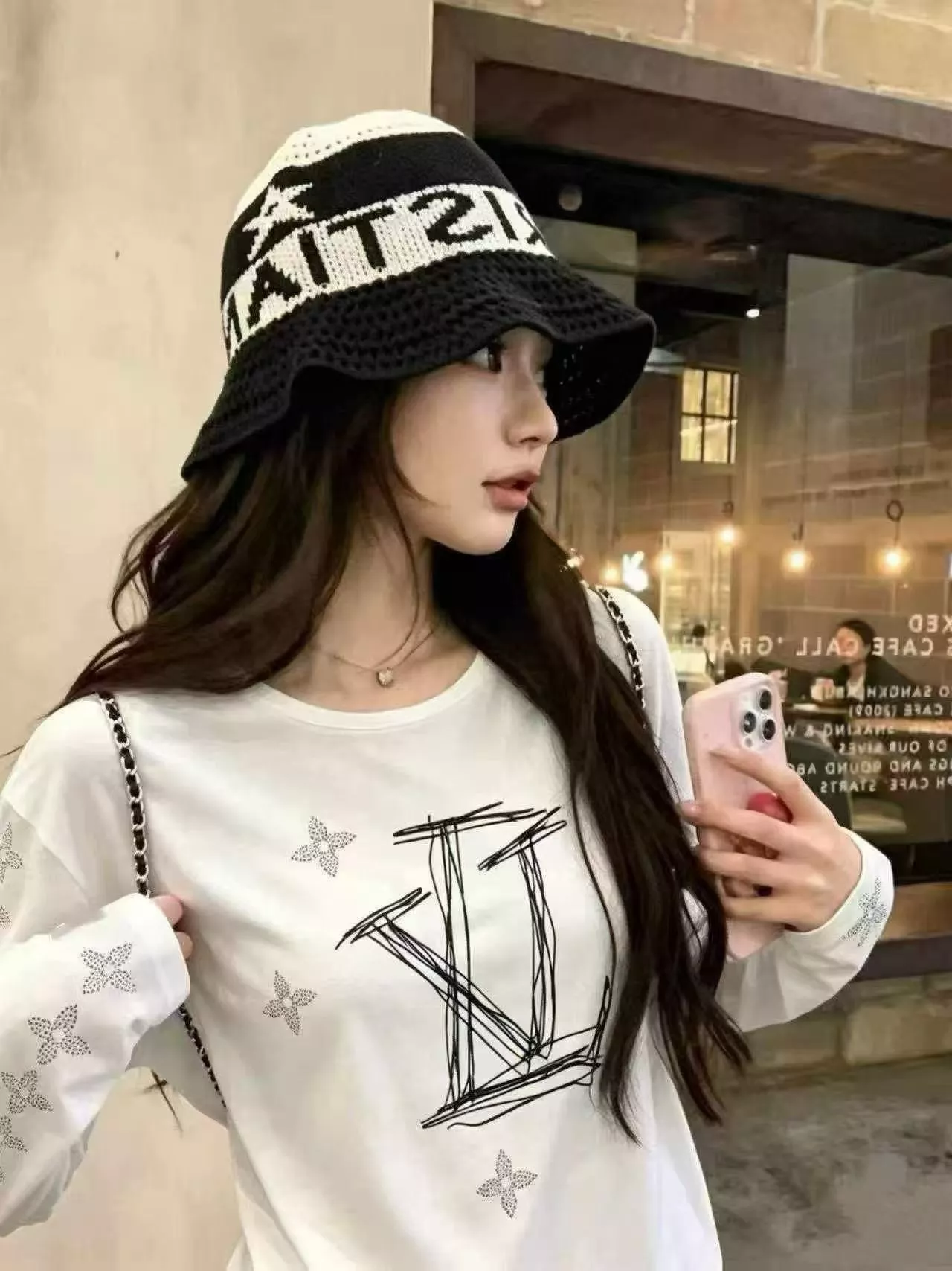루이비통 포인트 로고 장식 긴소매 티셔츠 상세 이미지 11