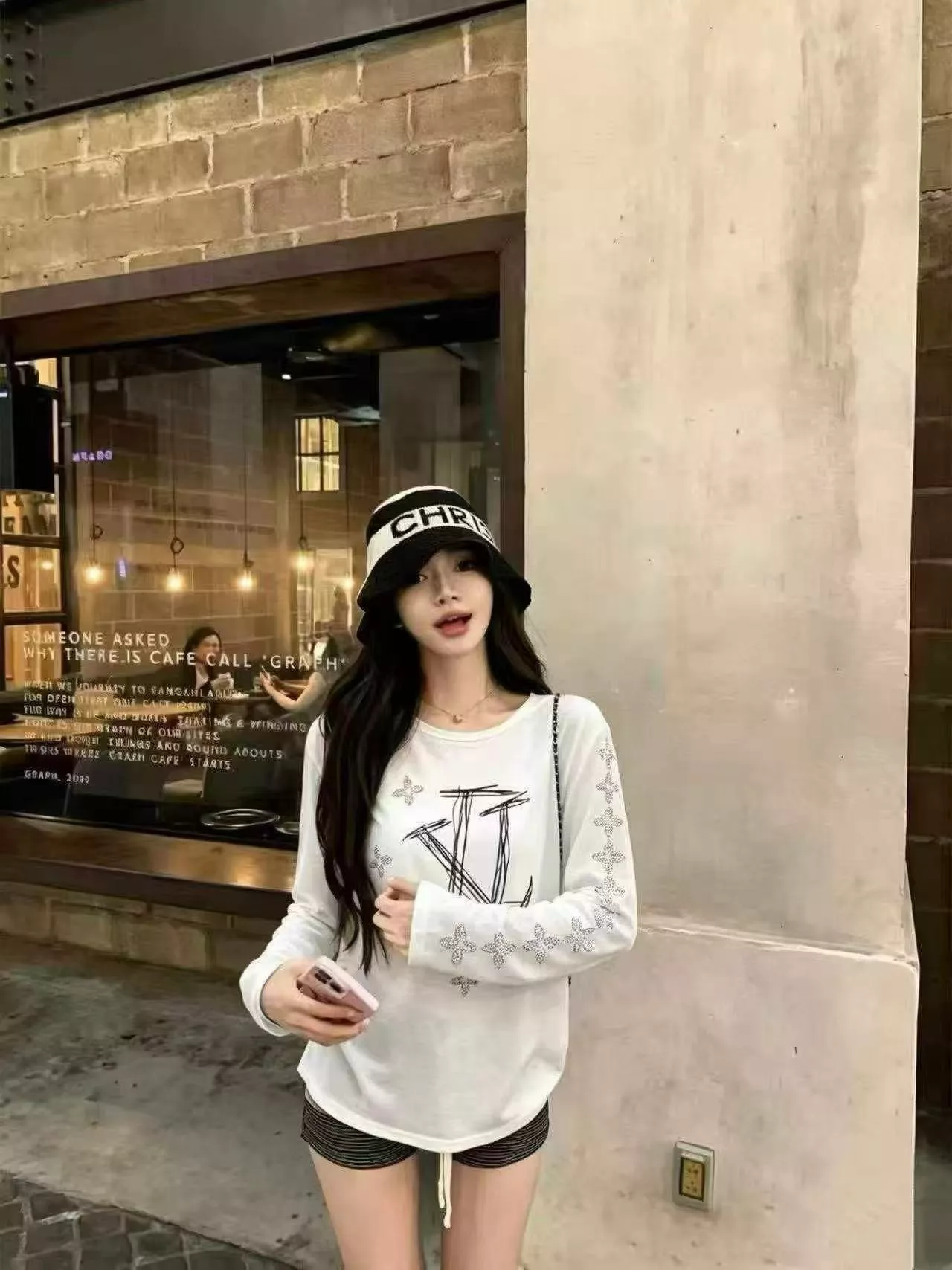 루이비통 포인트 로고 장식 긴소매 티셔츠 상세 이미지 9