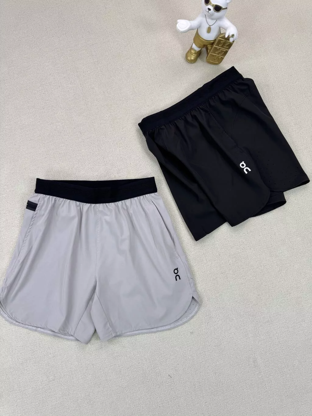 온러닝 레이저 펀칭 경량 스트레치 기능성 숏팬츠 상세 이미지 2