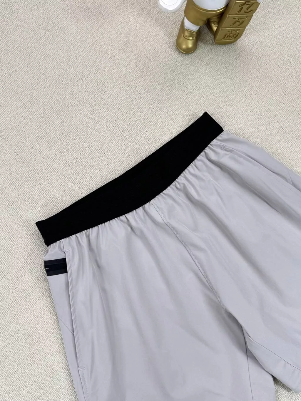 온러닝 레이저 펀칭 경량 스트레치 기능성 숏팬츠 상세 이미지 7