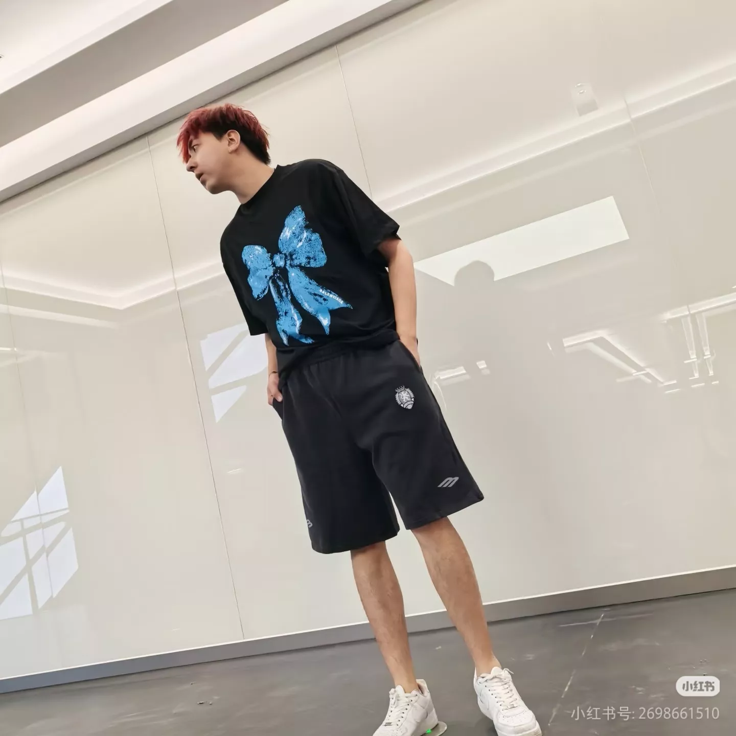 발렌시아가 보우 프린트 오버핏 반소매 티셔츠 상세 이미지 20
