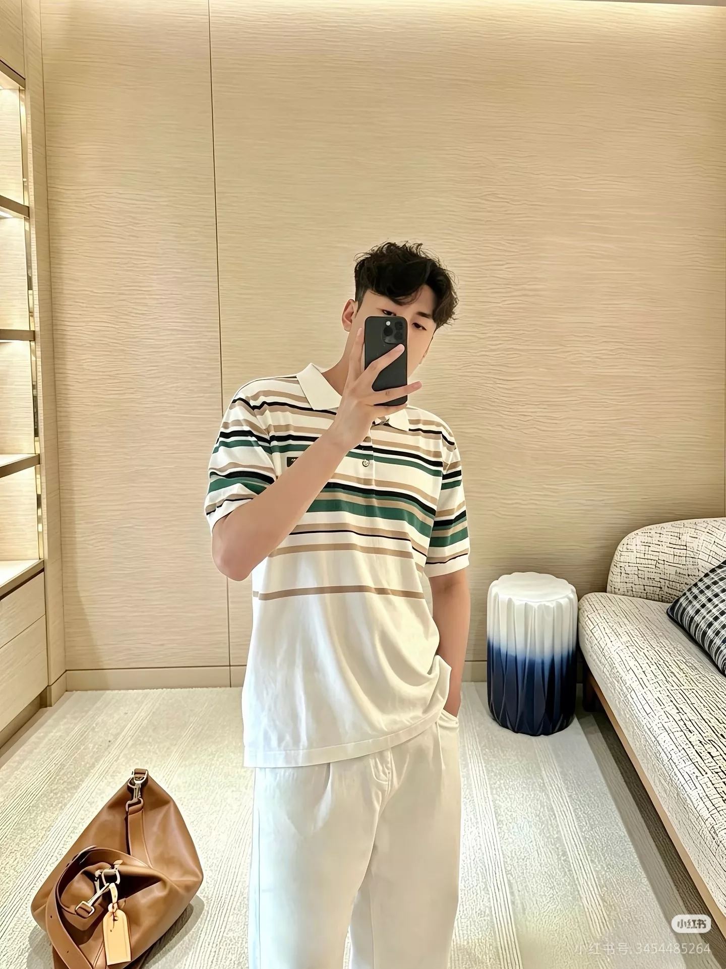 루이비통 가죽 패치 스트라이프 반소매 니트 폴로 상세 이미지 15