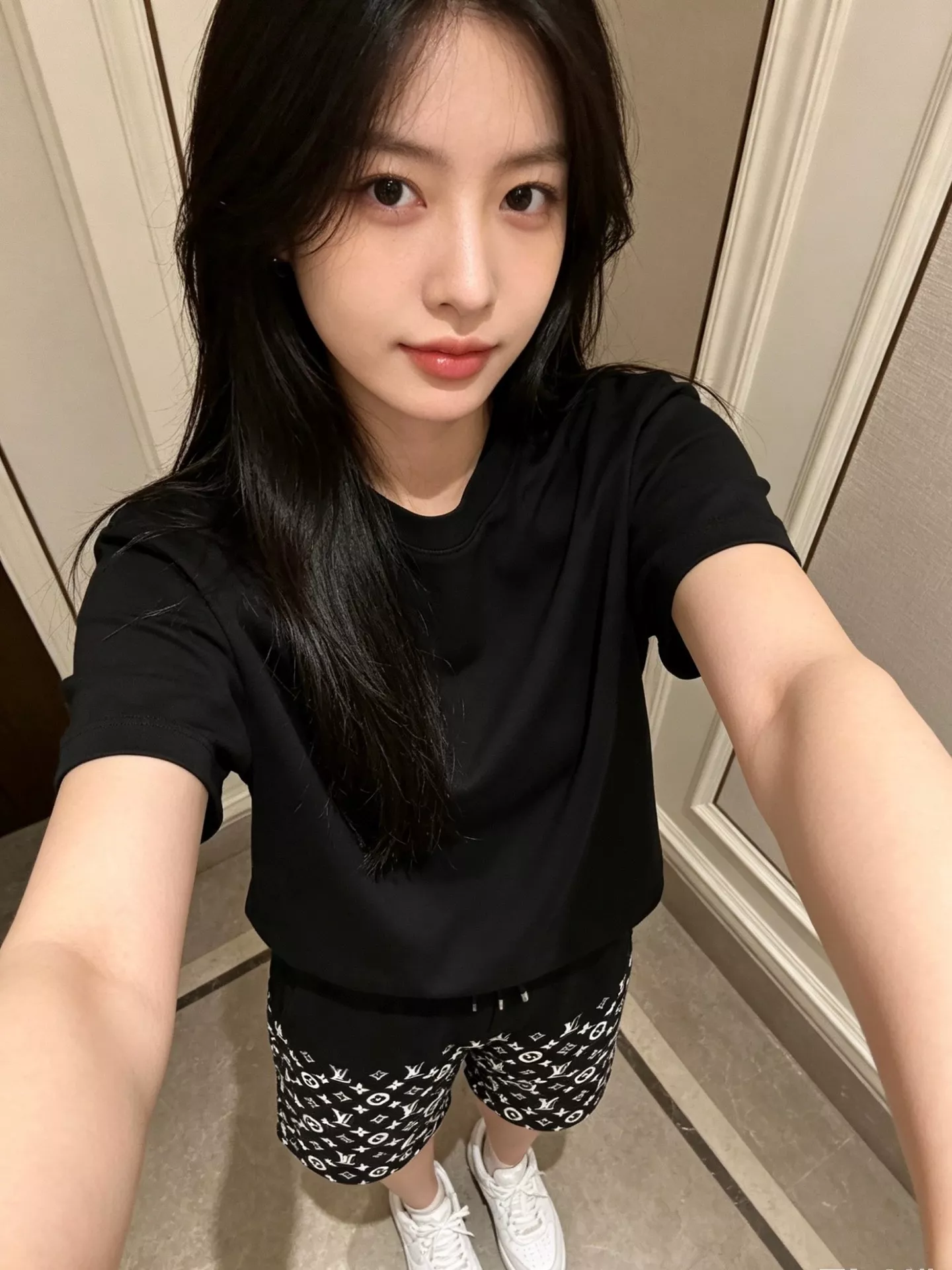 루이비통 모노그램 반폭 패턴 자수 하프 팬츠 상세 이미지 12