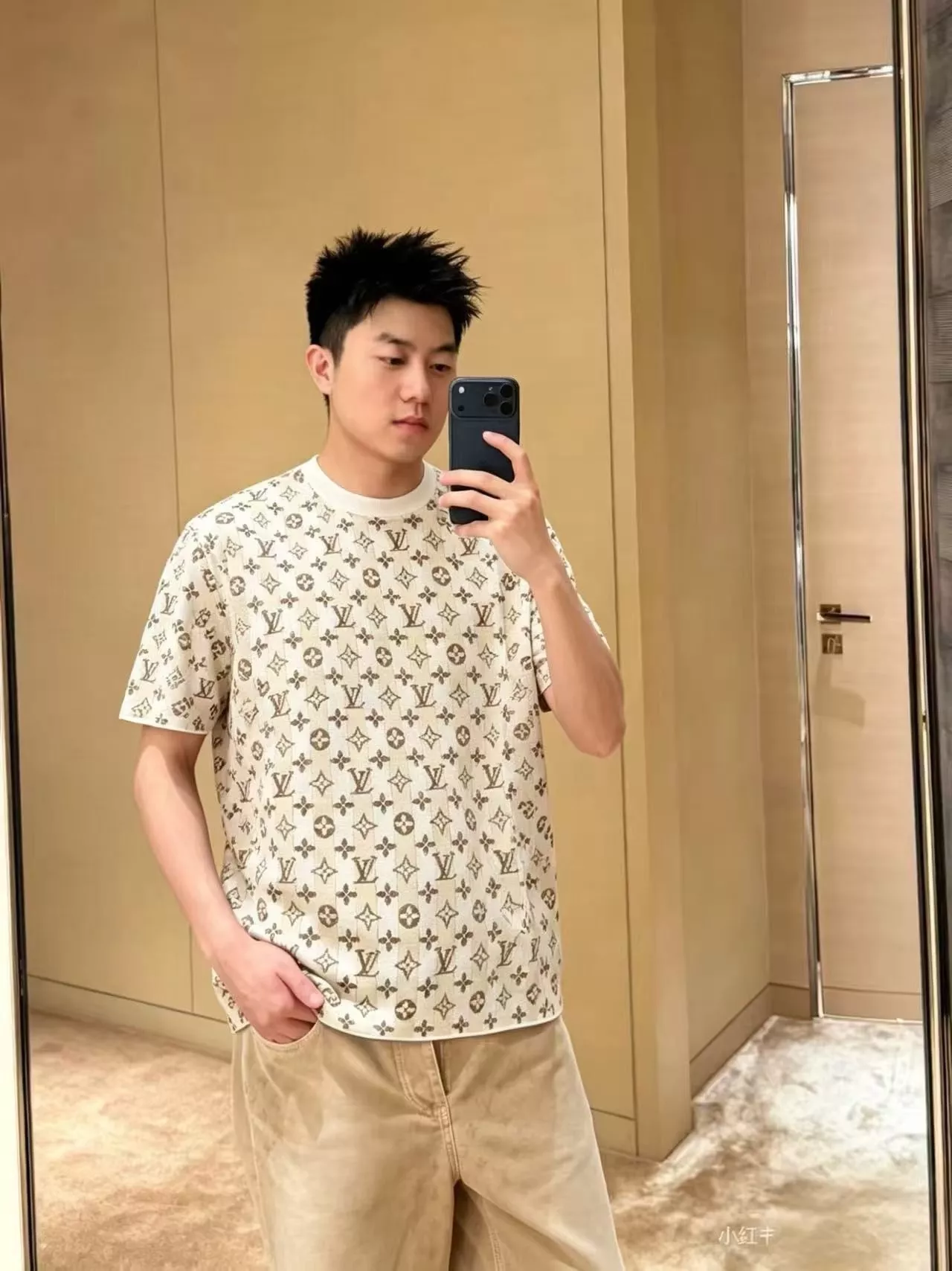 루이비통 모노그램 플라워 자카드 반팔 니트 상세 이미지 12