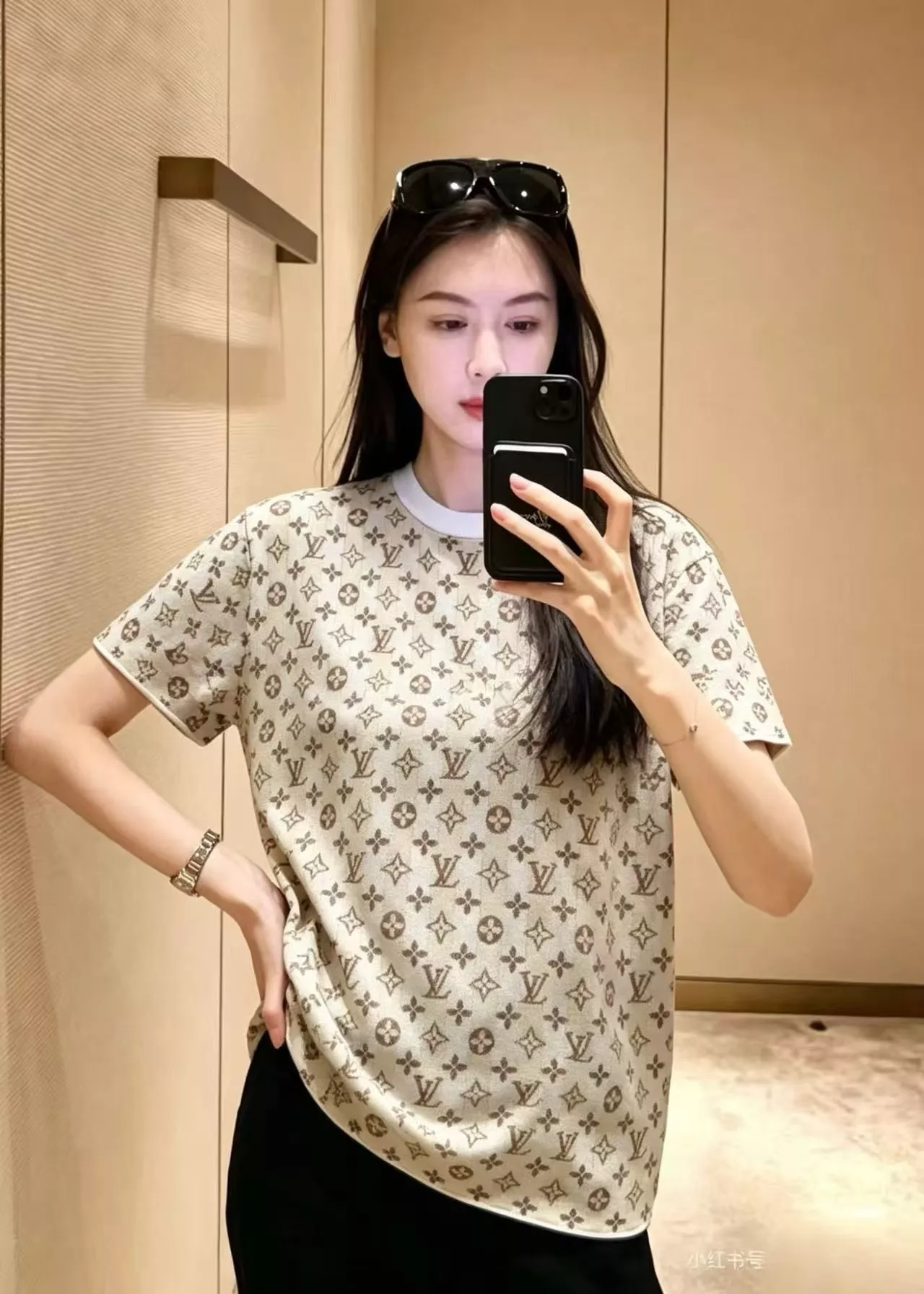 루이비통 모노그램 플라워 자카드 반팔 니트 상세 이미지 13