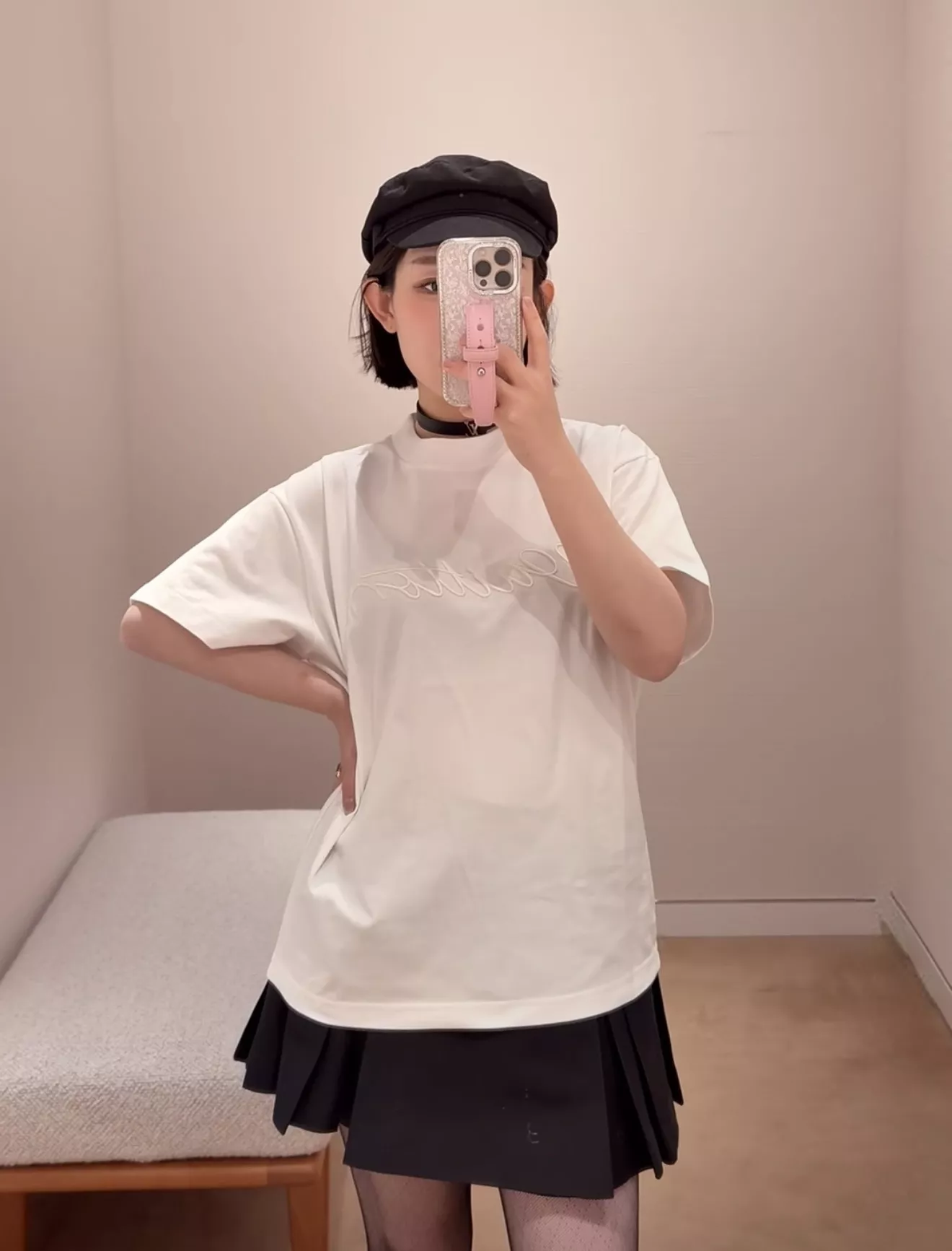 루이비통 시그니처 자수 레터링 반소매 티셔츠 상세 이미지 19