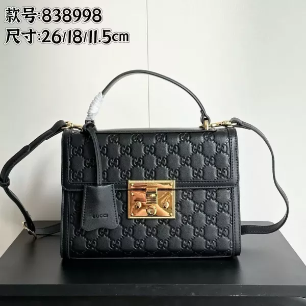구찌 엠보 패턴 플랩 탑핸들 토트백