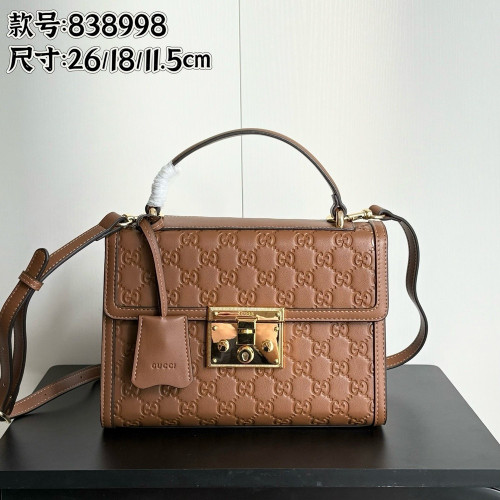 구찌 엠보 패턴 플랩 락장식 탑핸들 토트백