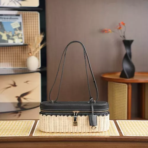 로로피아나 라탄 위빙 27cm 숄더백