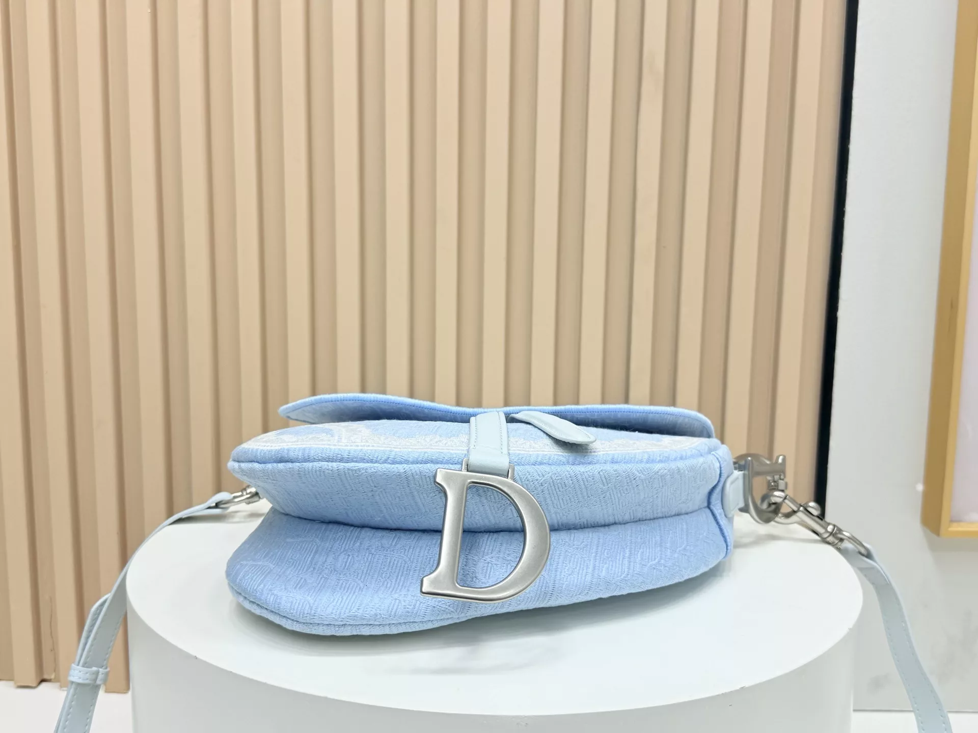 디올 새들 자수 라지 숄더백 상세 이미지 7