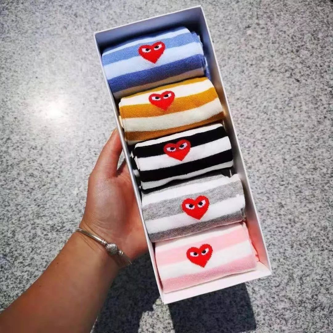 꼼데가르송 하트 로고 스트라이프 코튼 단목 양말 5종 세트 상세 이미지 3