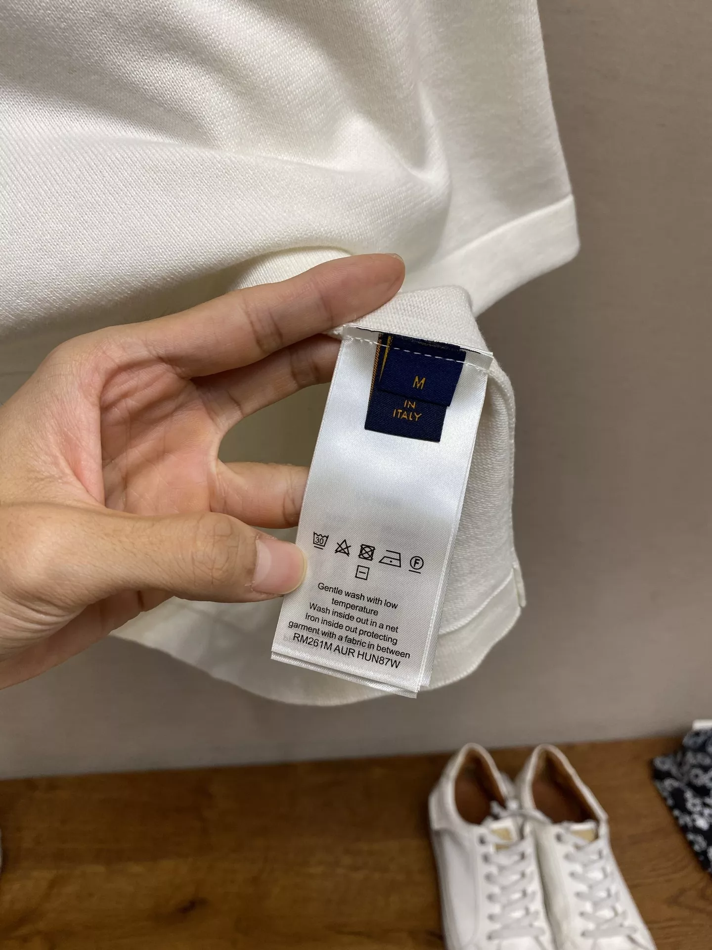 루이비통 로고 자수 코튼 반소매 크루넥 티셔츠 상세 이미지 8