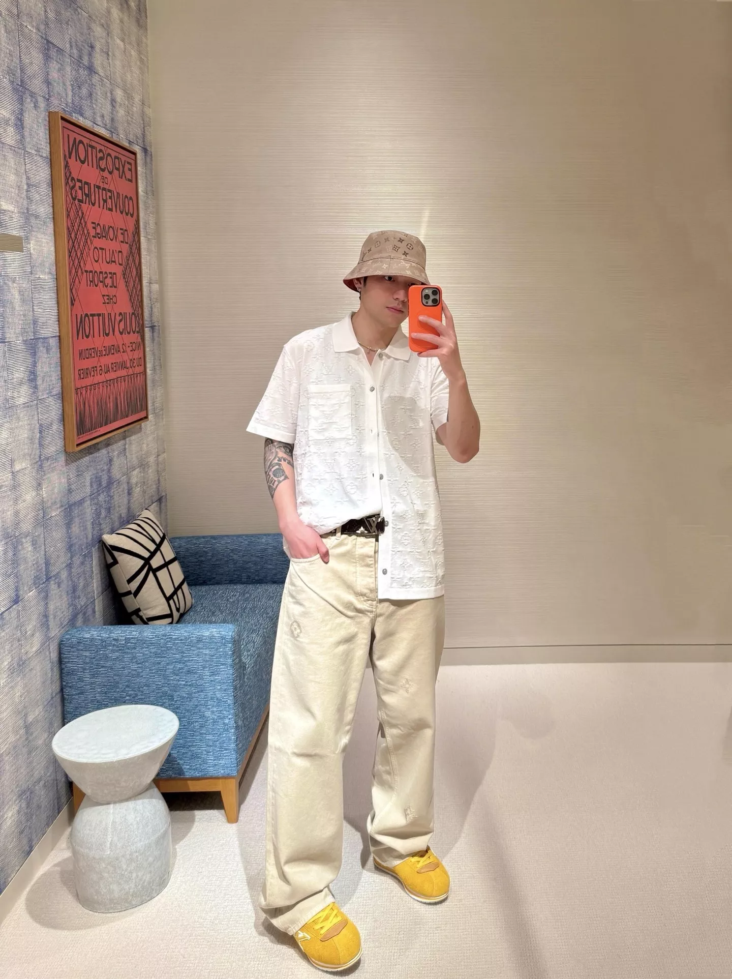 루이비통 모노그램 자수 워싱 데님 팬츠 상세 이미지 11