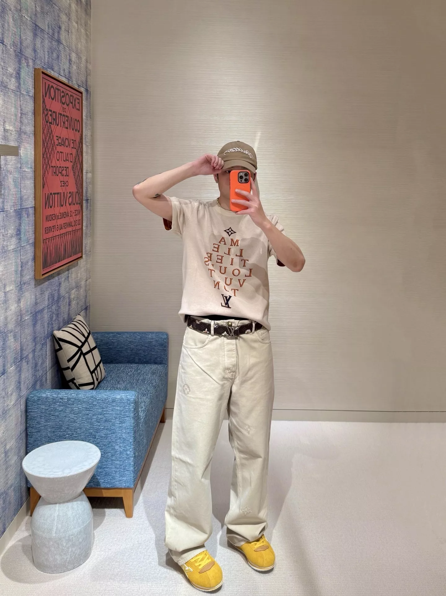 루이비통 모노그램 자수 워싱 데님 팬츠 상세 이미지 15