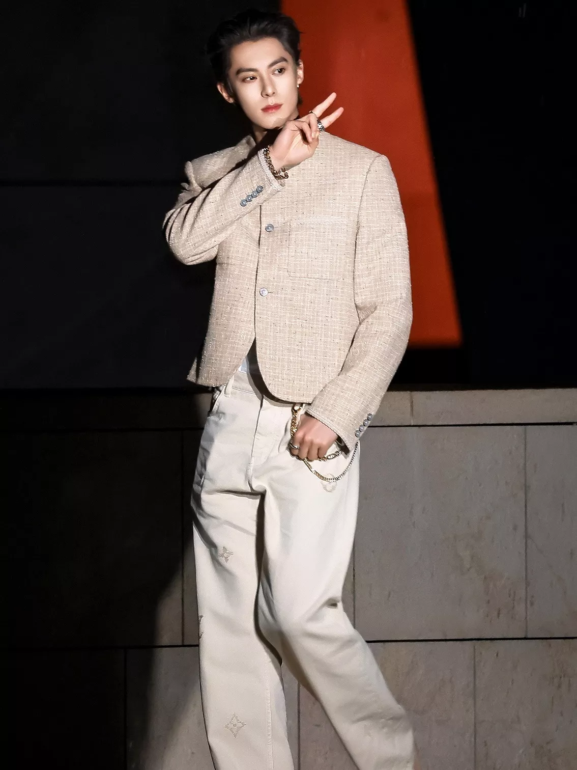 루이비통 모노그램 자수 워싱 데님 팬츠 상세 이미지 21