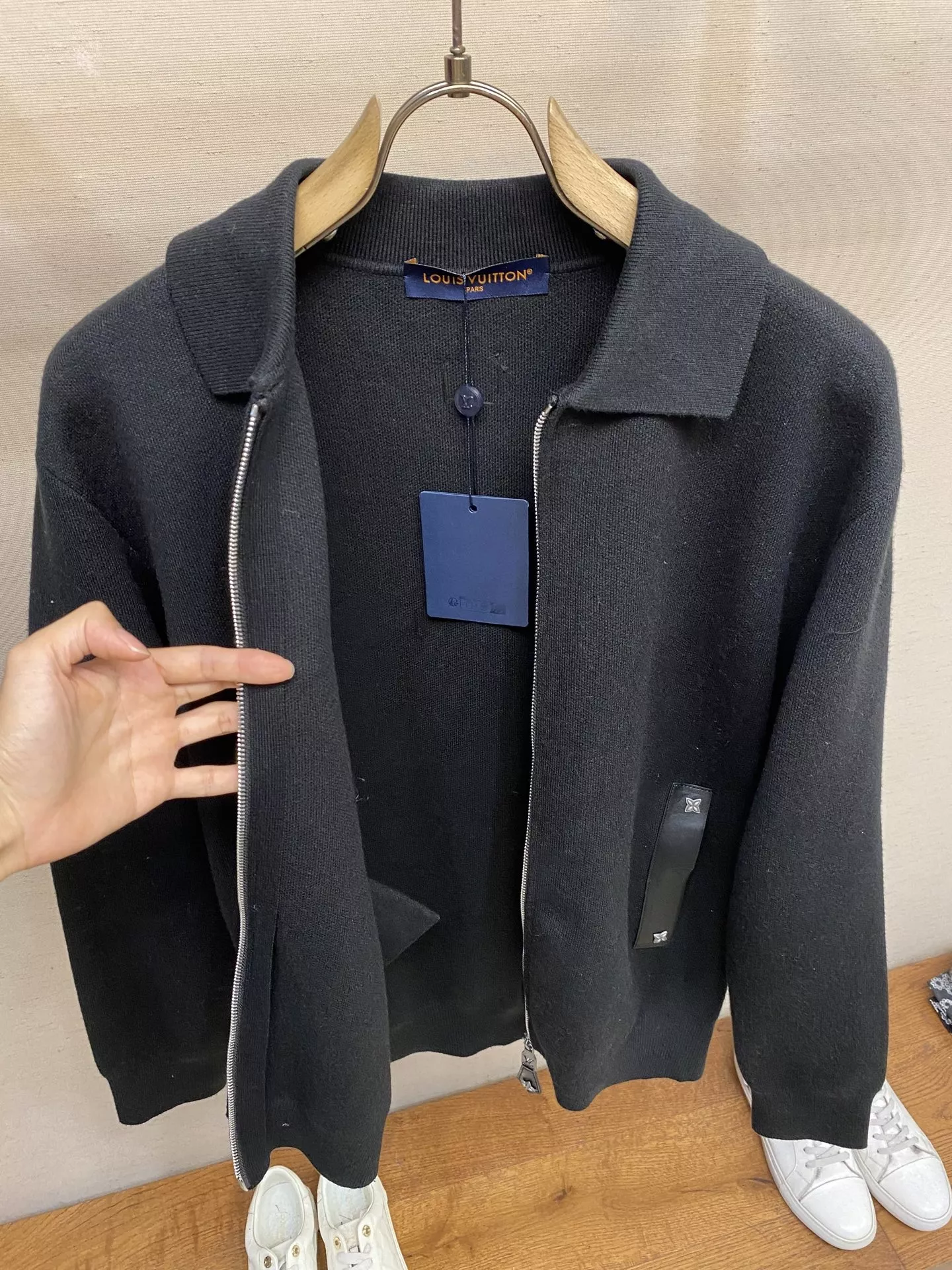 루이비통 가죽 포인트 울 코튼 니트 집업 재킷 상세 이미지 8