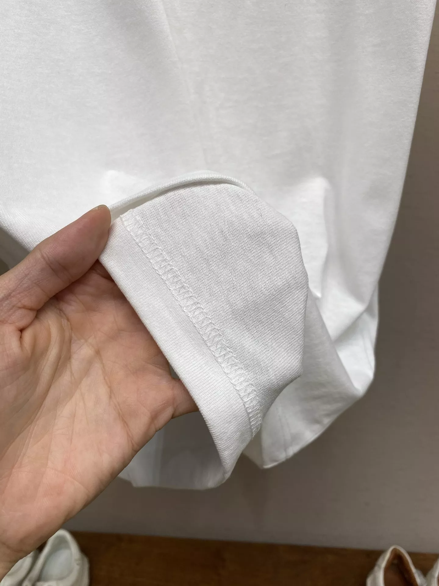 루이비통 팀 컬러 라벨 자수 코튼 반소매 티셔츠 상세 이미지 5