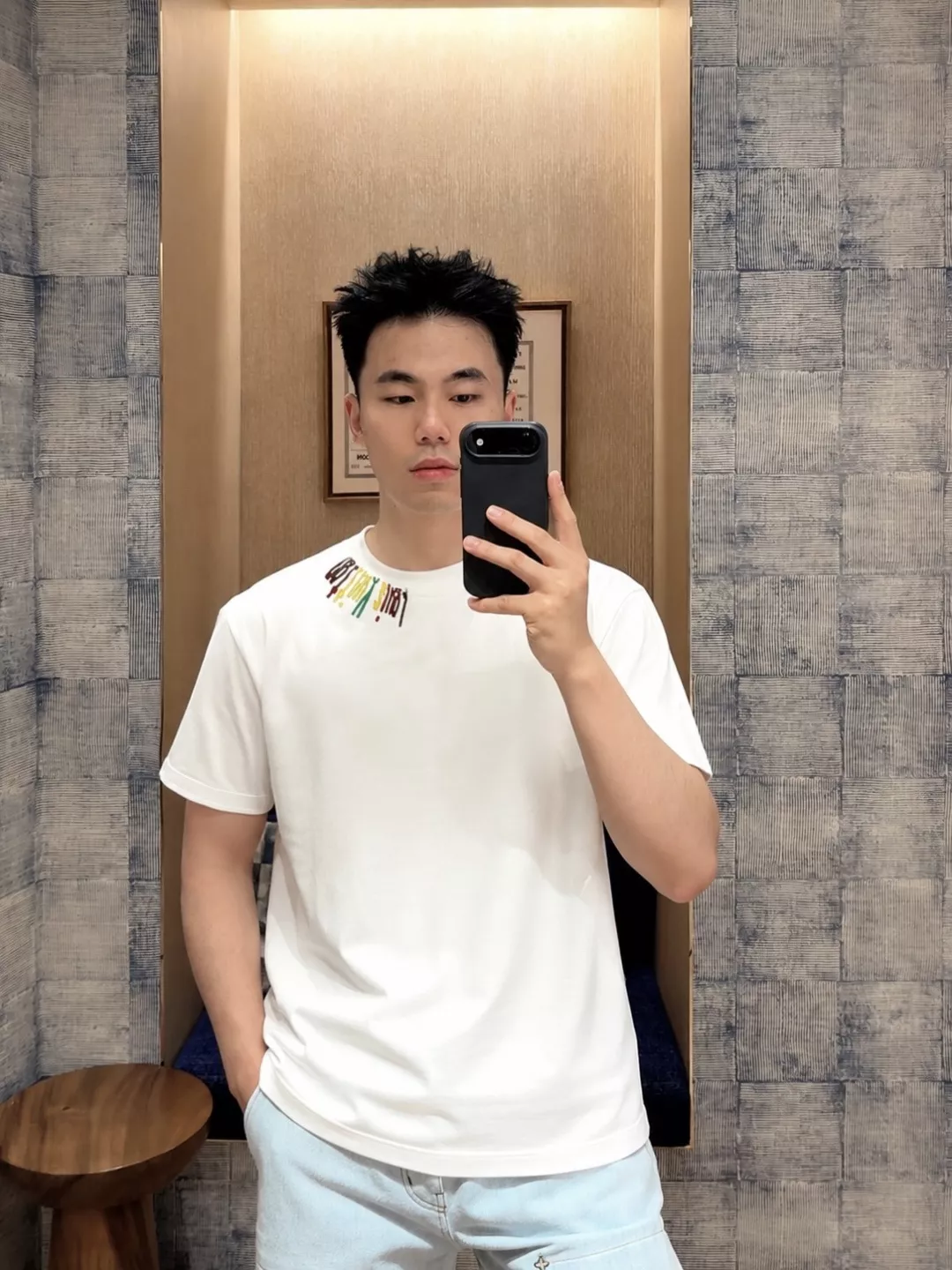 루이비통 팀 컬러 라벨 자수 코튼 반소매 티셔츠 상세 이미지 9