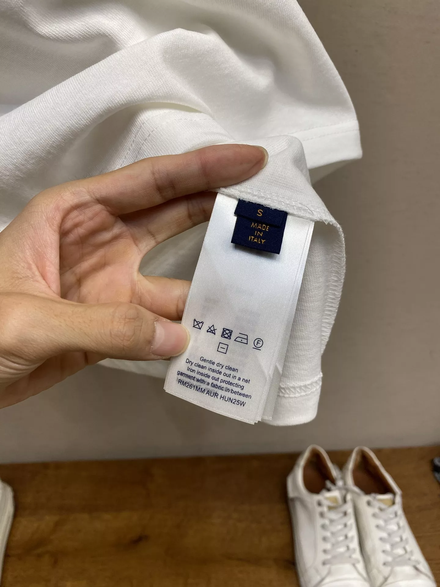 루이비통 팀 컬러 라벨 자수 코튼 반소매 티셔츠 상세 이미지 6
