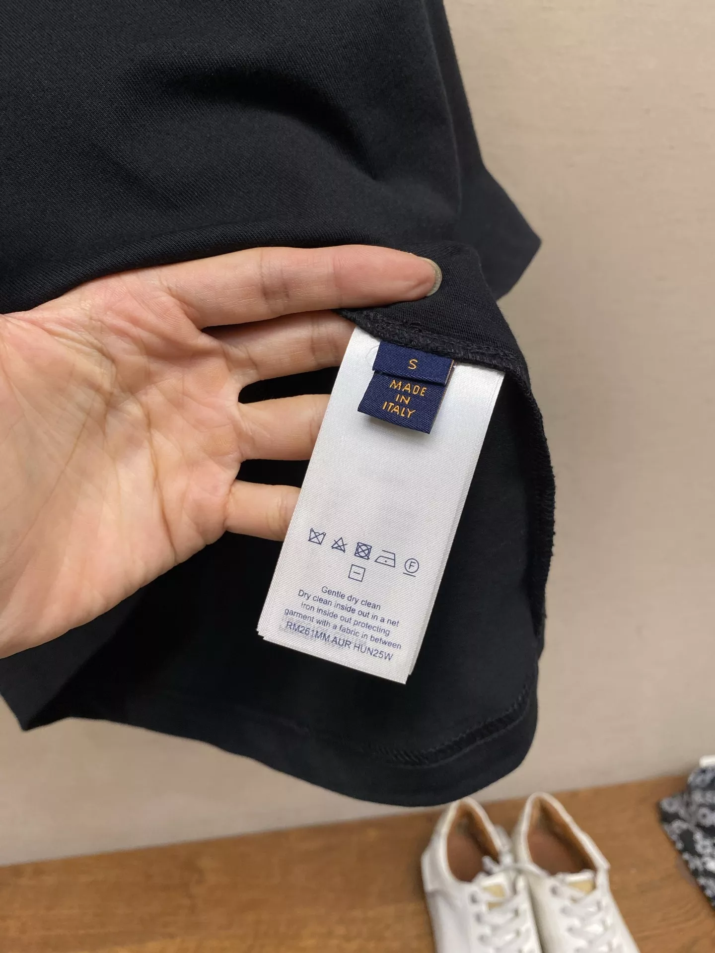 루이비통 로고 프린트 코튼 크루넥 반소매 티셔츠 상세 이미지 7