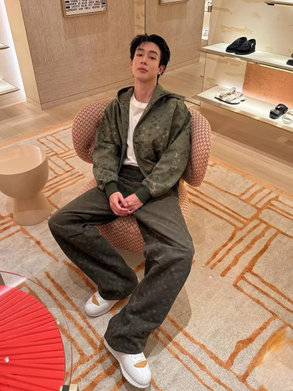루이비통 모노그램 프린트 후드 집업 재킷 상세 이미지 18