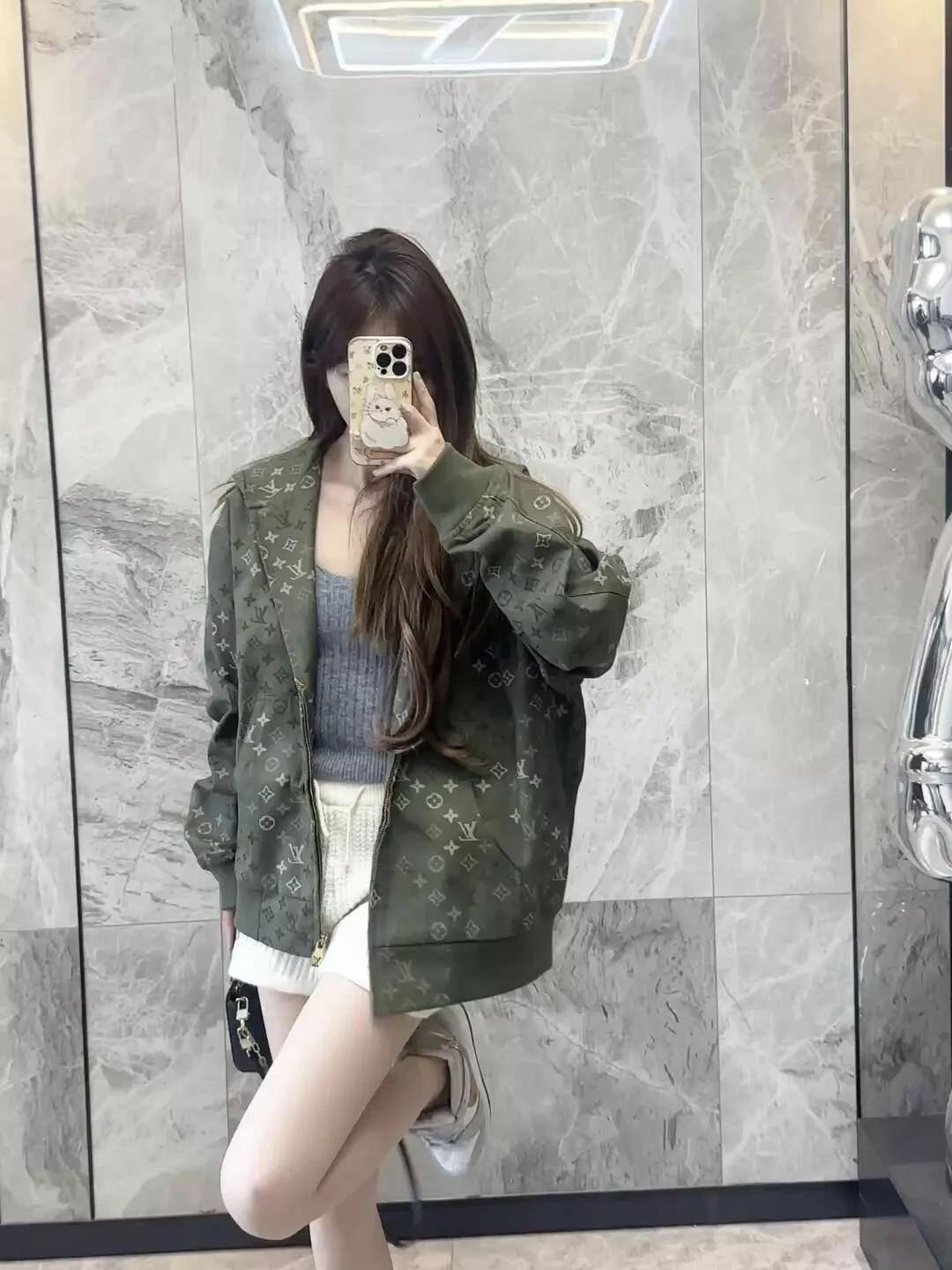 루이비통 모노그램 프린트 후드 집업 재킷 상세 이미지 22