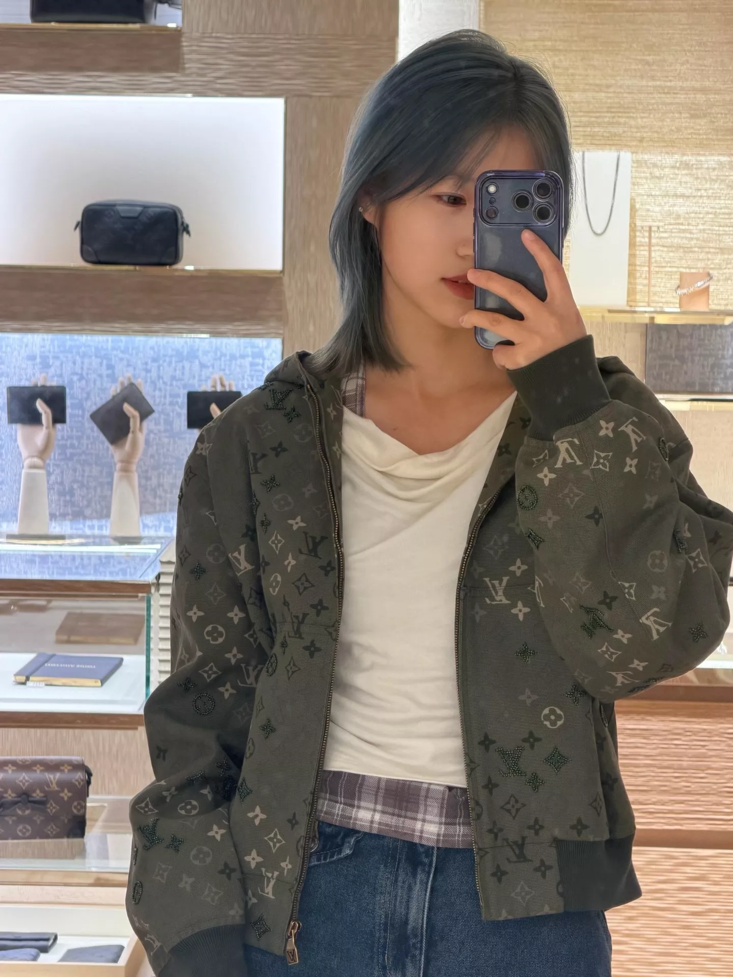루이비통 모노그램 프린트 후드 집업 재킷 상세 이미지 21
