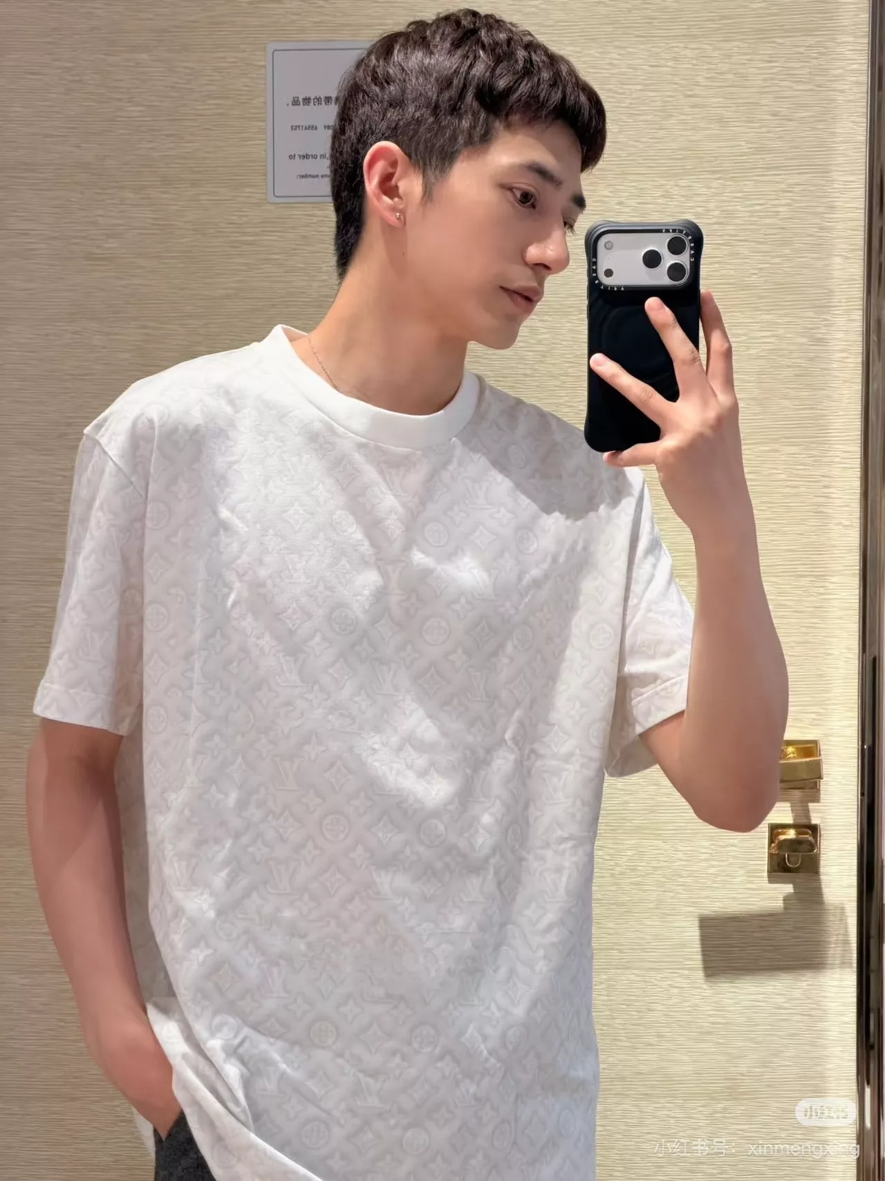 루이비통 모노그램 야광 프린트 코튼 반소매 티셔츠 상세 이미지 11
