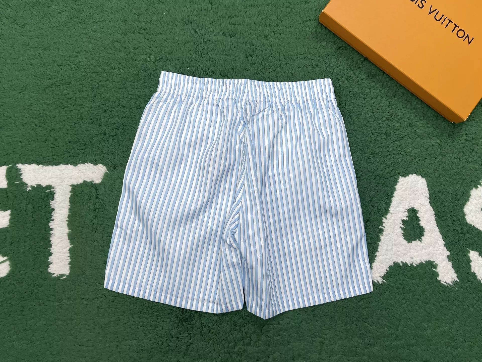 루이비통 모노그램 스트라이프 비치 쇼츠 상세 이미지 2