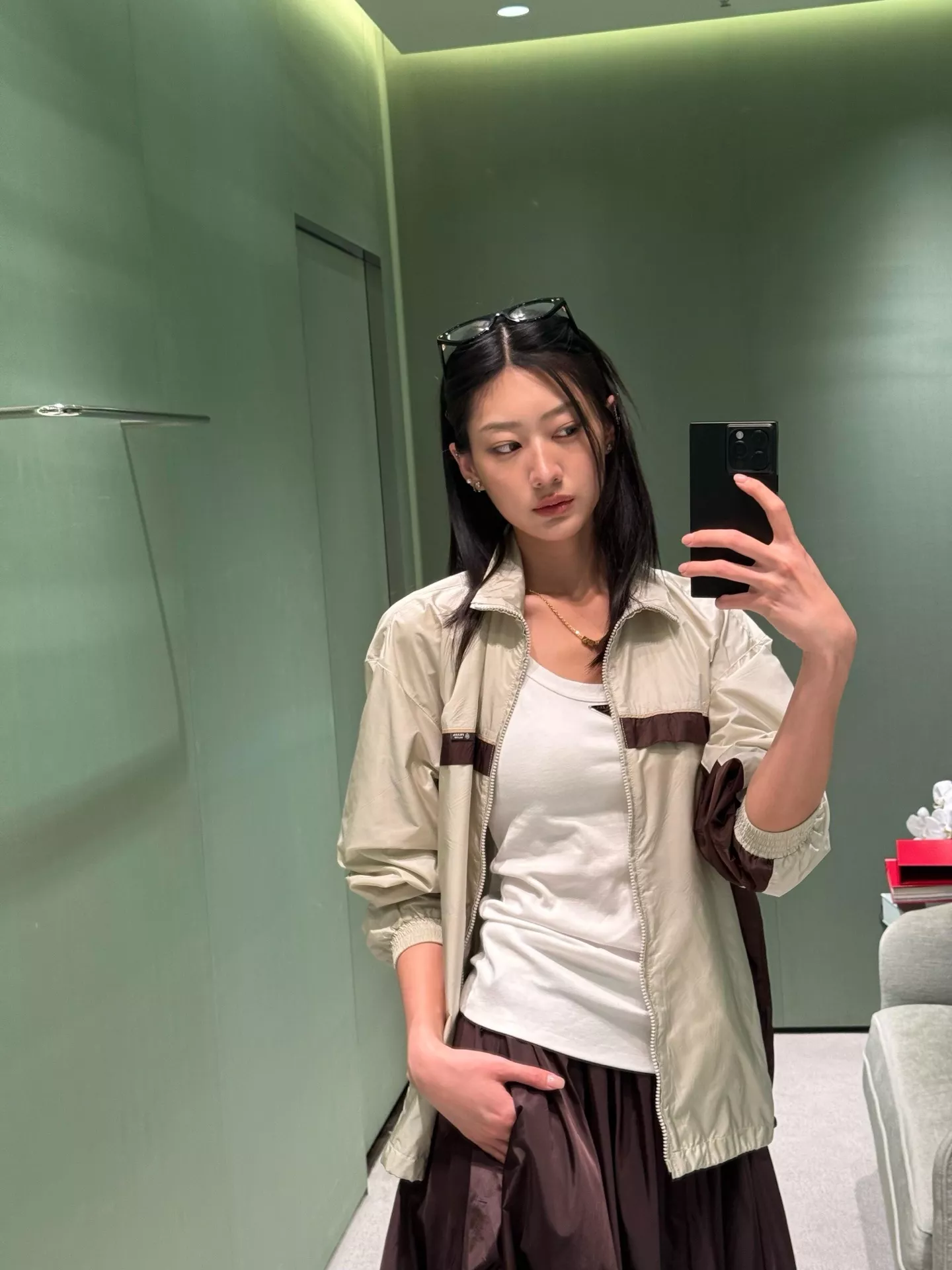 프라다 리나일론 배색 집업 재킷 상세 이미지 28